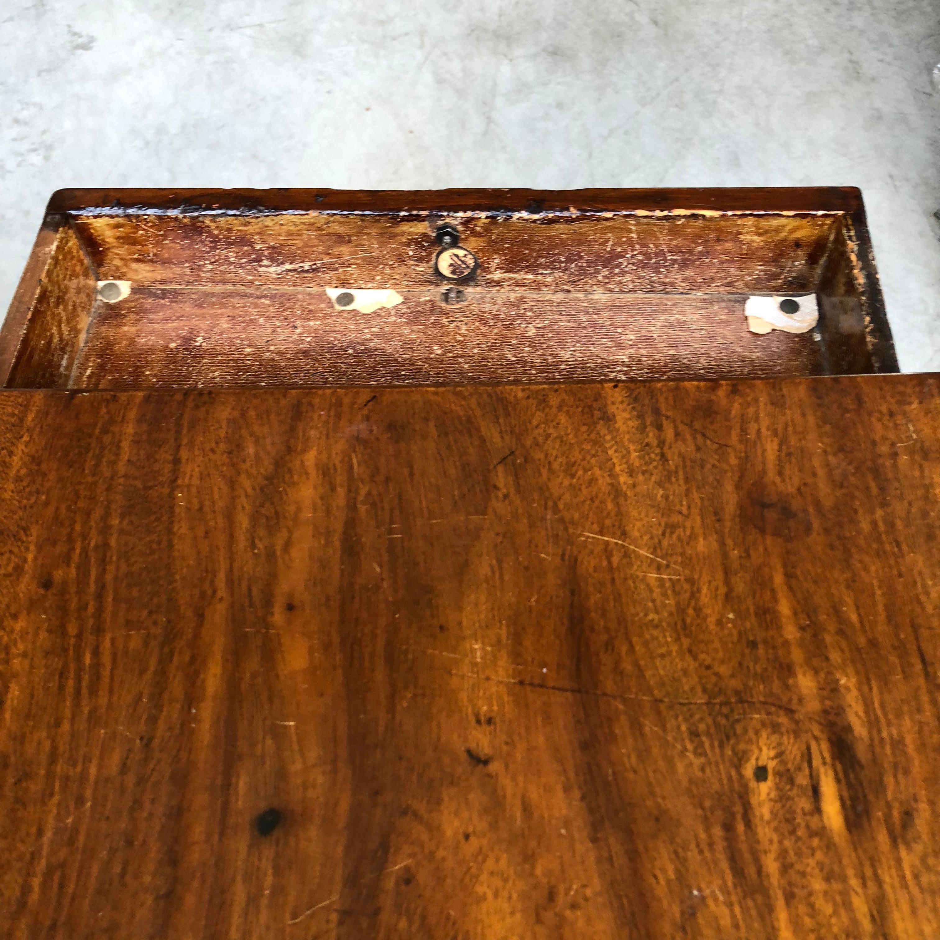 Classic Regency Style Drop-Leaf Table with Lion-Head Hardware 9