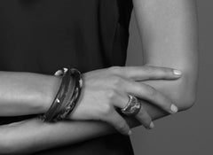 Classic Resin Wishbone Bangle in Black Marble