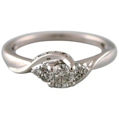 Classic Ring in 18 Carat White Gold with Numerous Diamonds, Certificate Included