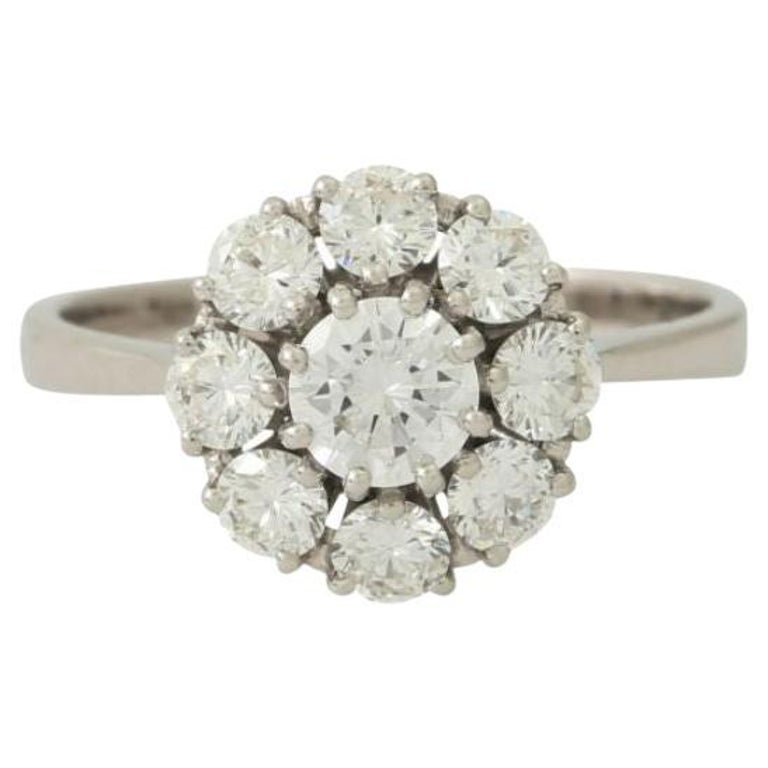 Classic Ring with 9 Brilliant For Sale at 1stDibs