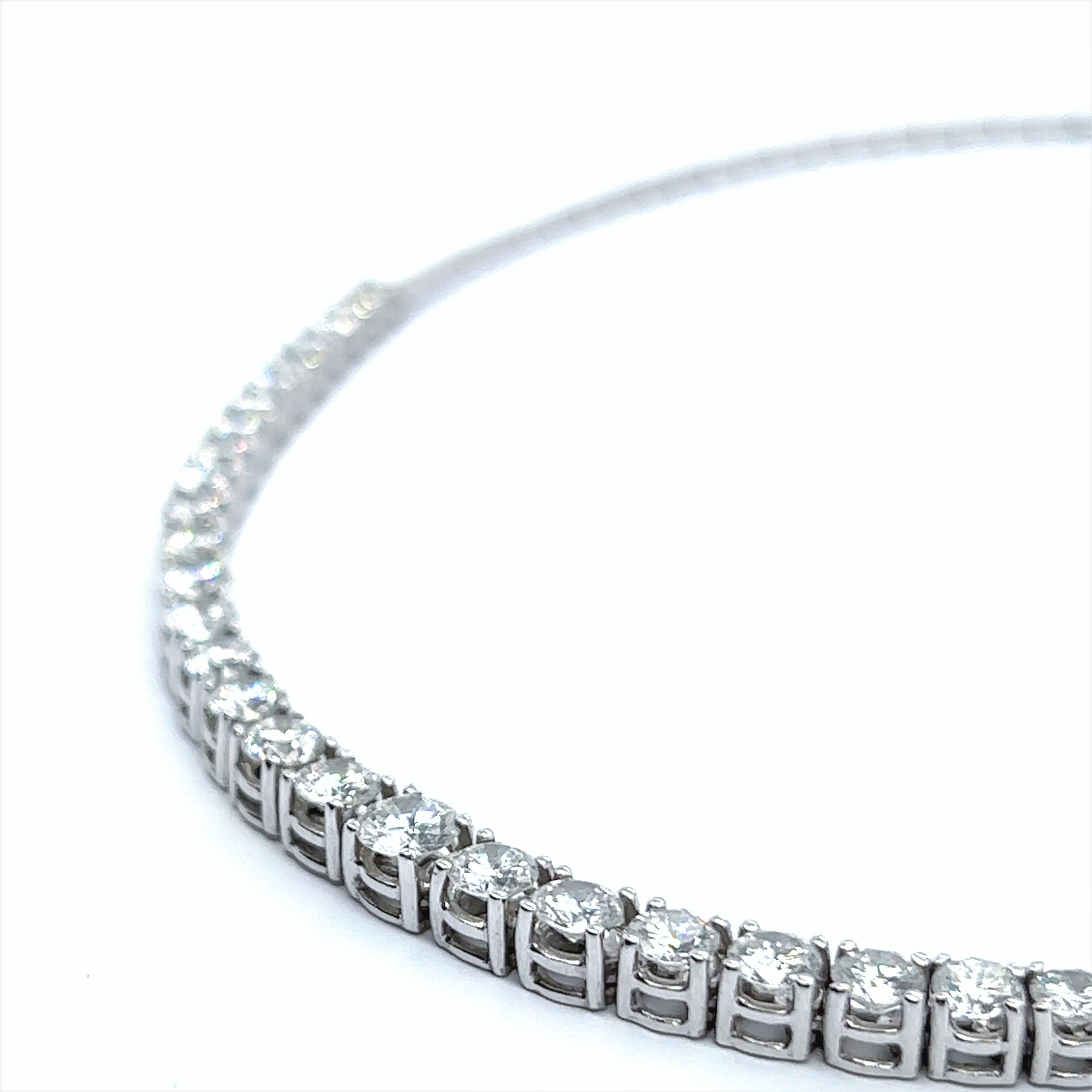 Brilliant Cut Classic Rivière Diamond Necklace in 18K White Gold by Bucherer For Sale