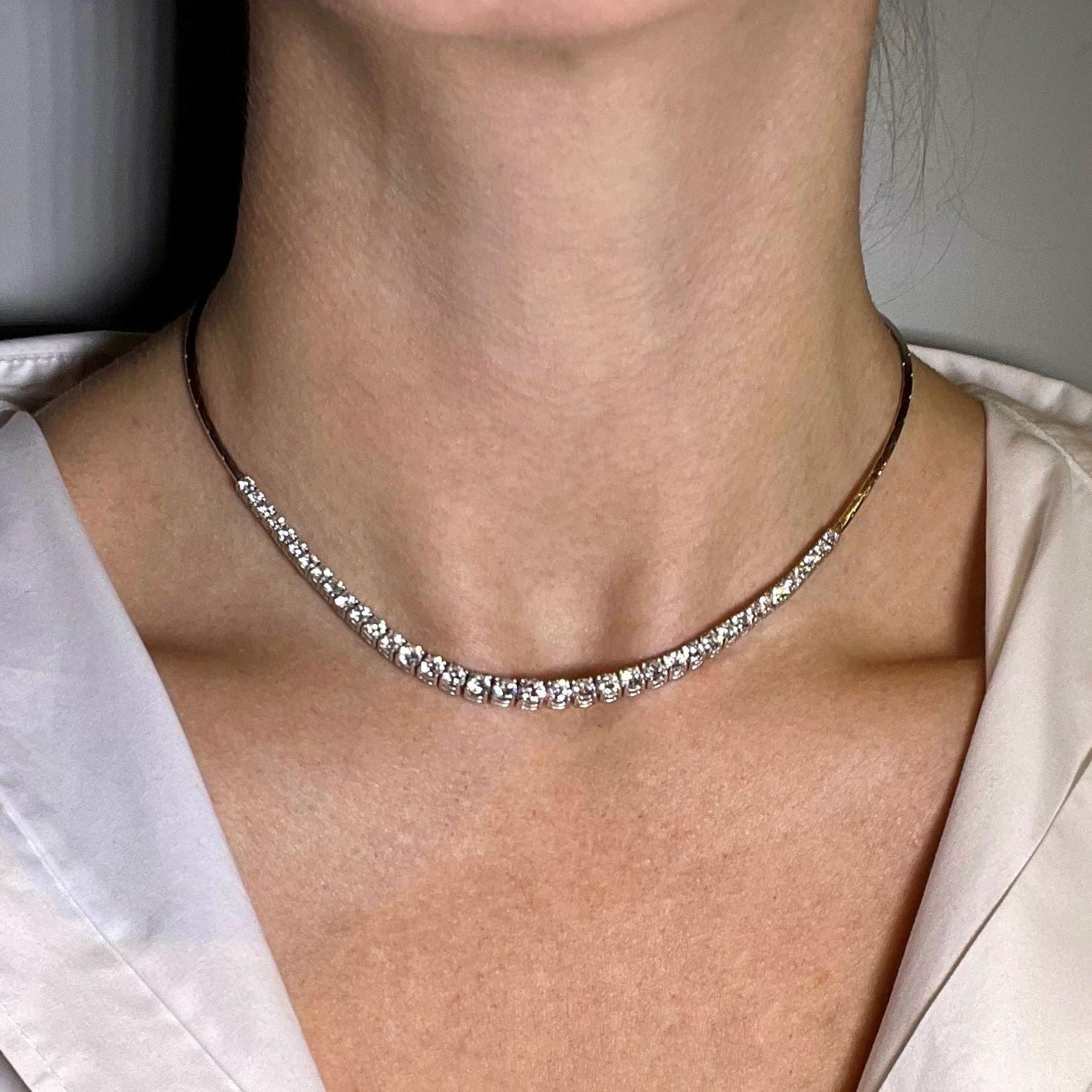 Classic Rivière Diamond Necklace in 18K White Gold by Bucherer For Sale 1