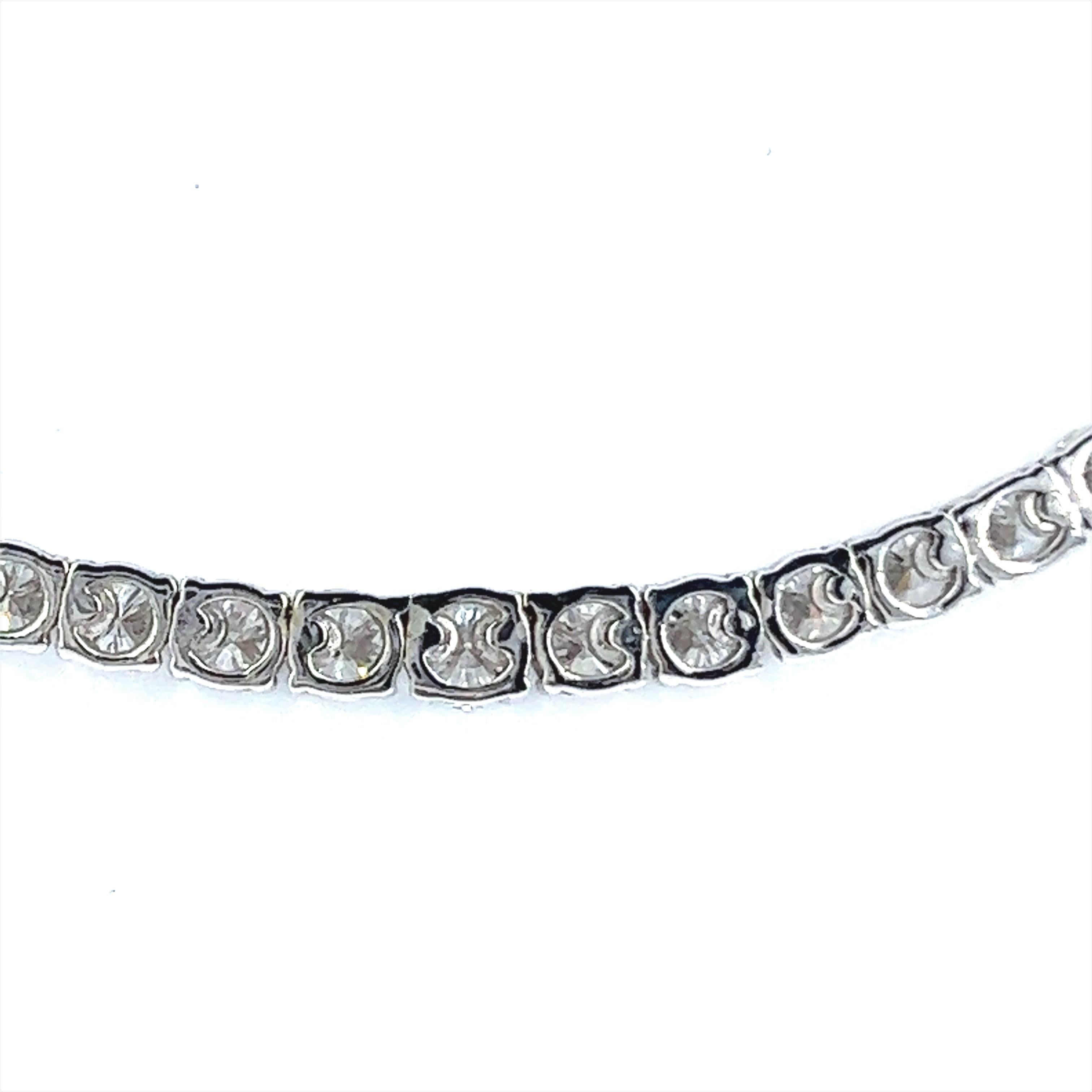 Classic Rivière Diamond Necklace in 18K White Gold by Bucherer For Sale 2