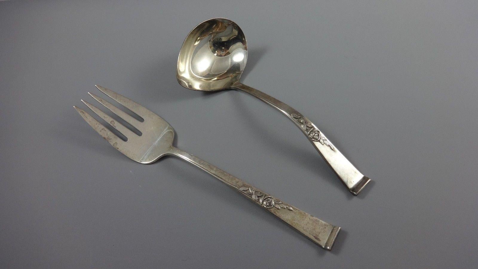 Ensemble de couverts en argent sterling 12 services 66 pièces Classic Rose par Reed & Barton en vente 2