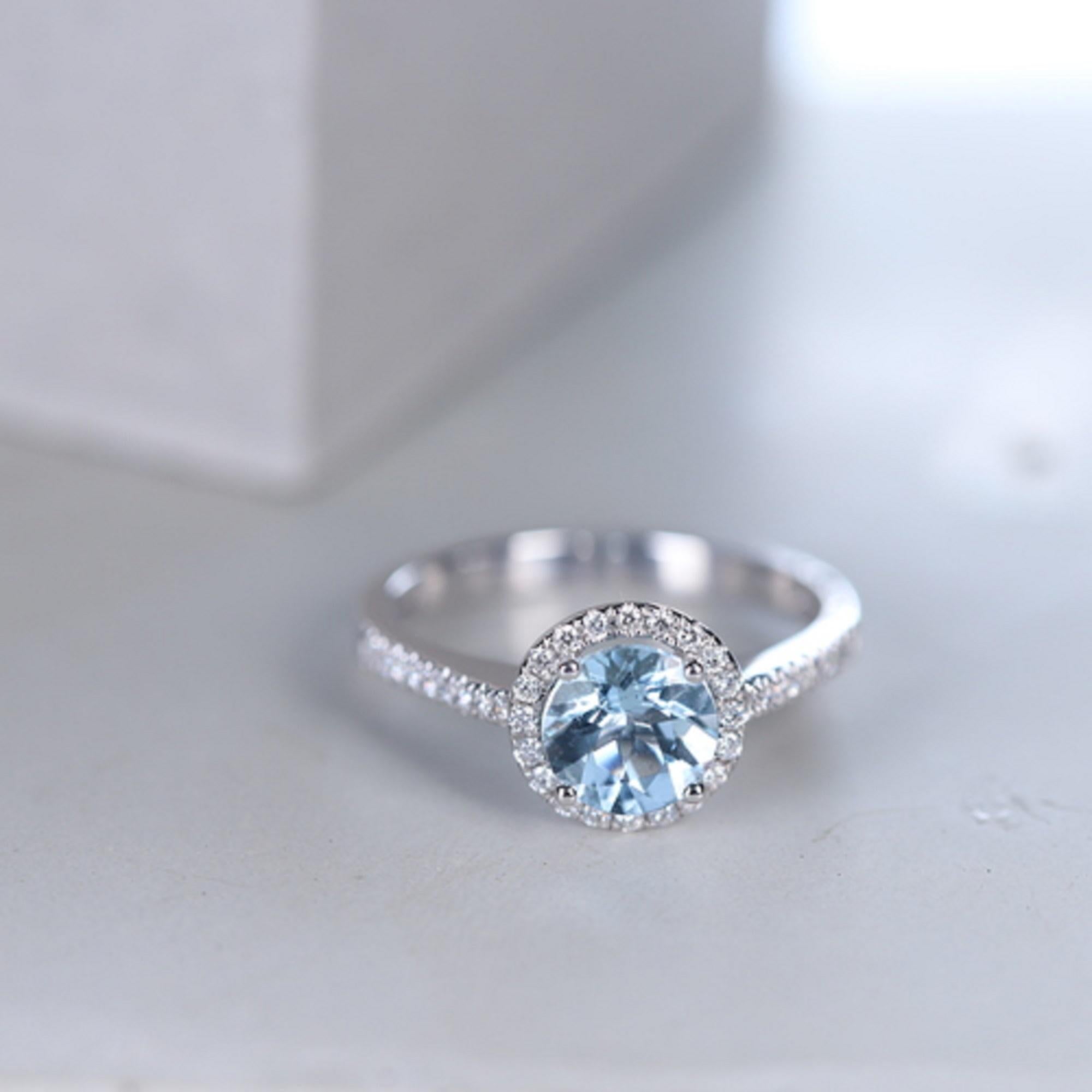 Art Deco Classic Round Cut Aquamarine and Round Cut White Diamond 14K White Gold Ring For Sale