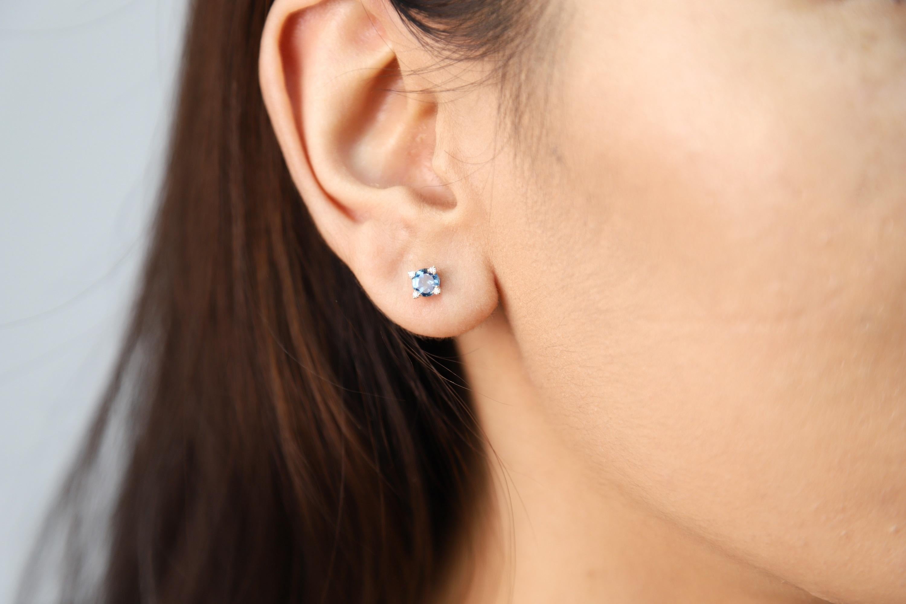 Art Deco Classic Round-Cut London Blue Topaz with Diamond 14k Yellow Gold Studs Earring