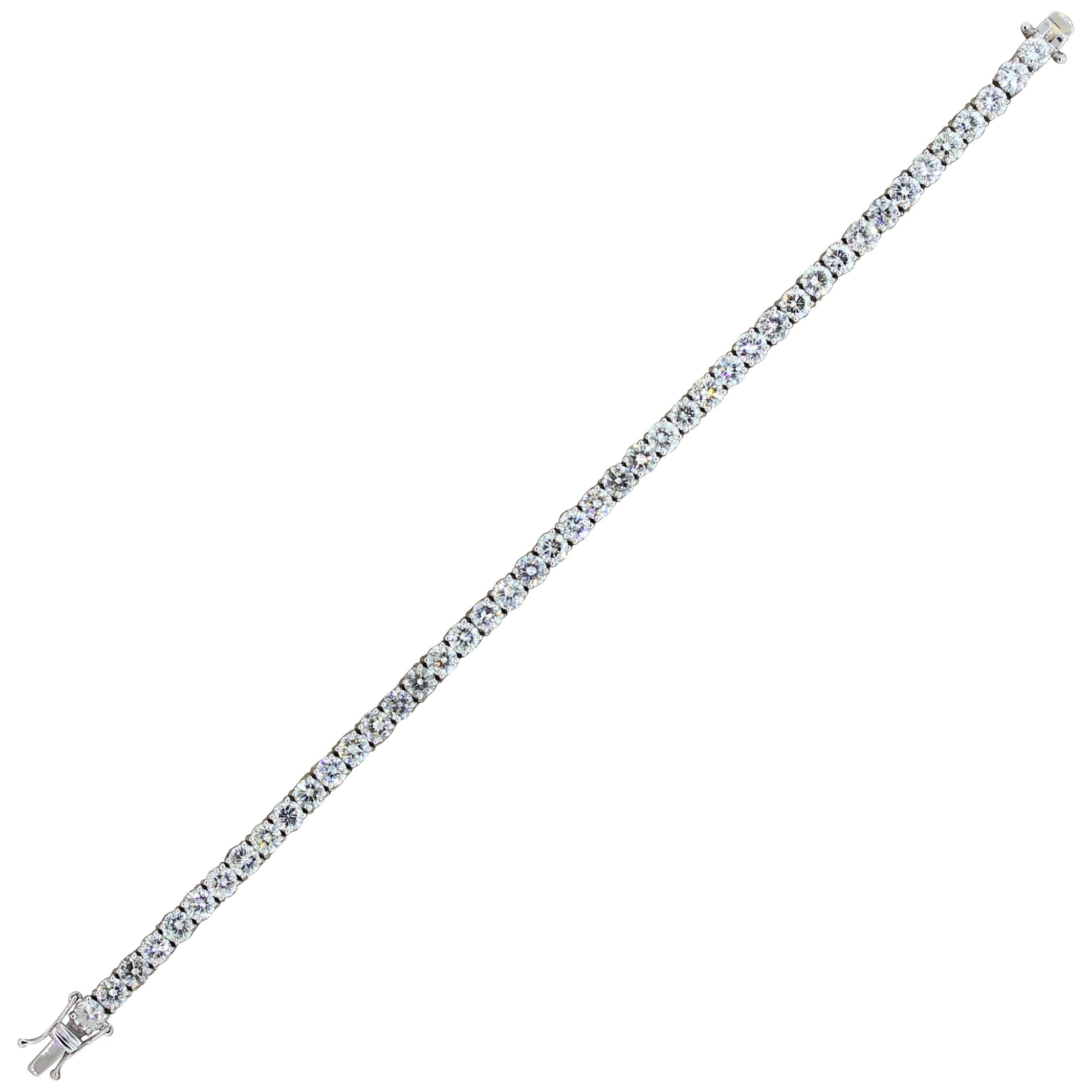 Classic Round Diamond Gold Tennis Bracelet For Sale