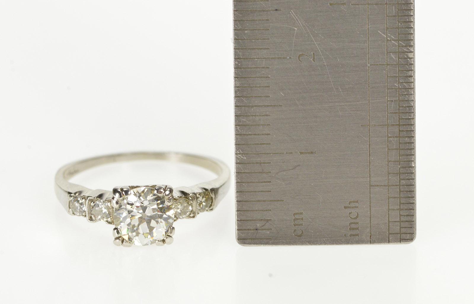 Classic Round European Cut Diamond Engagement Ring (Alteuropäischer Schliff)