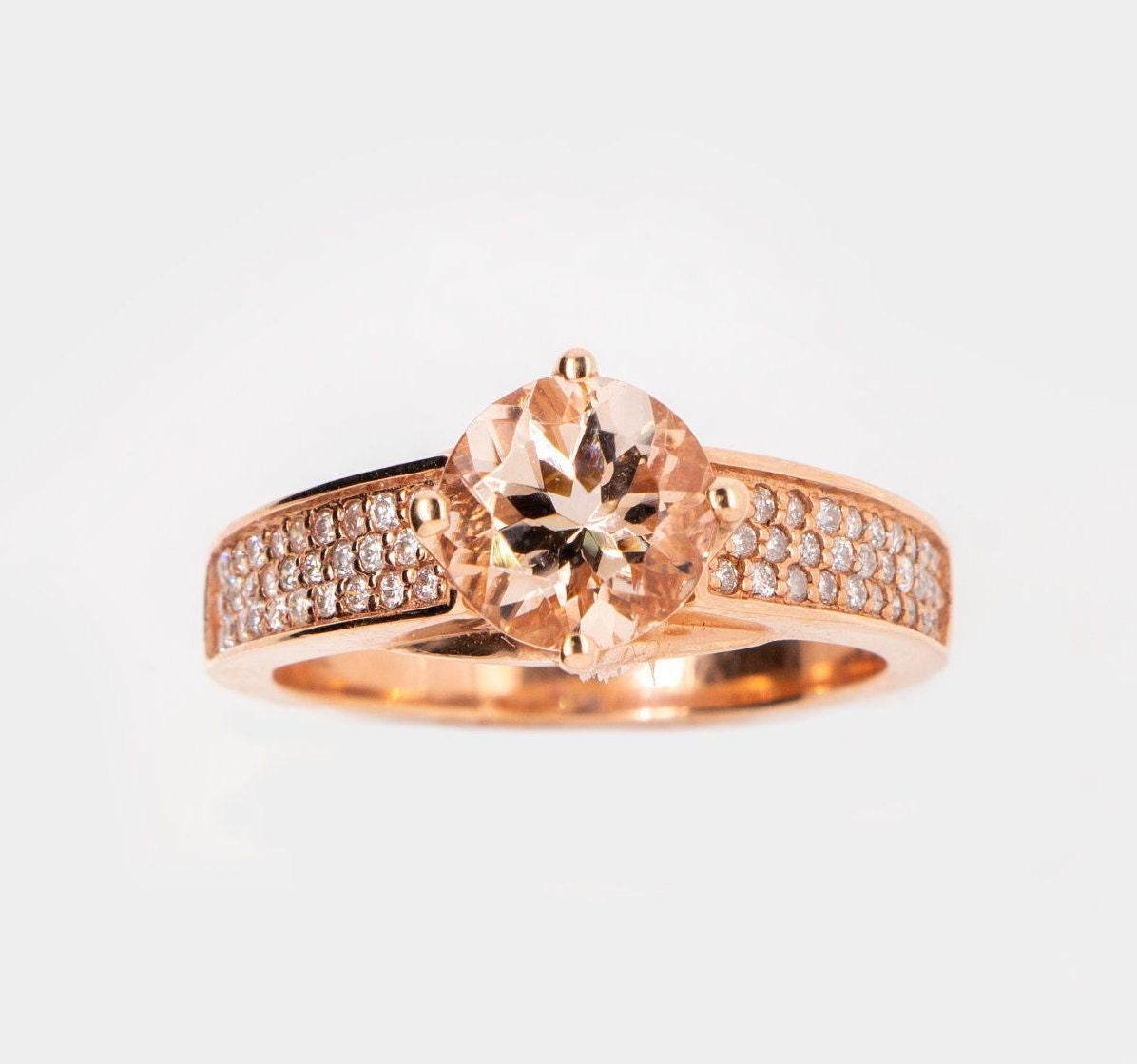 Klassischer klassischer runder Morganit-Ring & Diamant-Verlobungsring (Zeitgenössisch) im Angebot