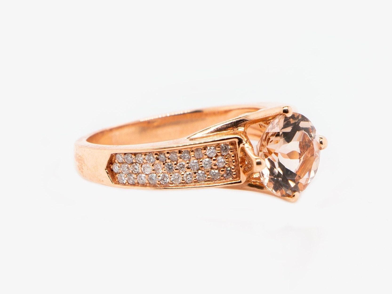 Klassischer klassischer runder Morganit-Ring & Diamant-Verlobungsring (Rundschliff) im Angebot