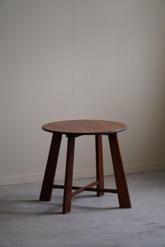 Table d'appoint ronde classique en pin, The Modernity danoise, fabriquée dans les années 1940