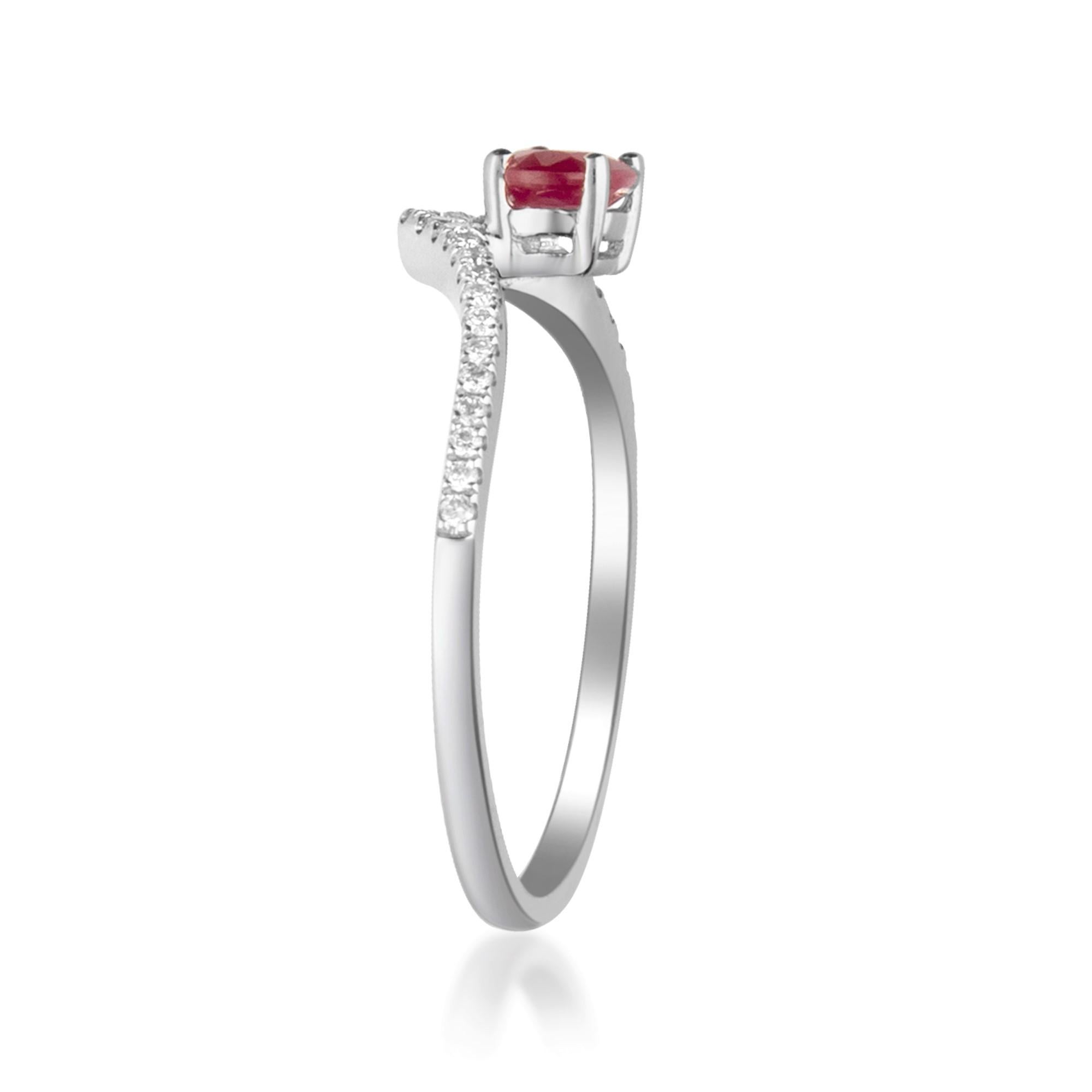 Art Deco Classic Ruby 14k White Gold Oval Cut with Round-Cut Diamond Accents Ring For Sale