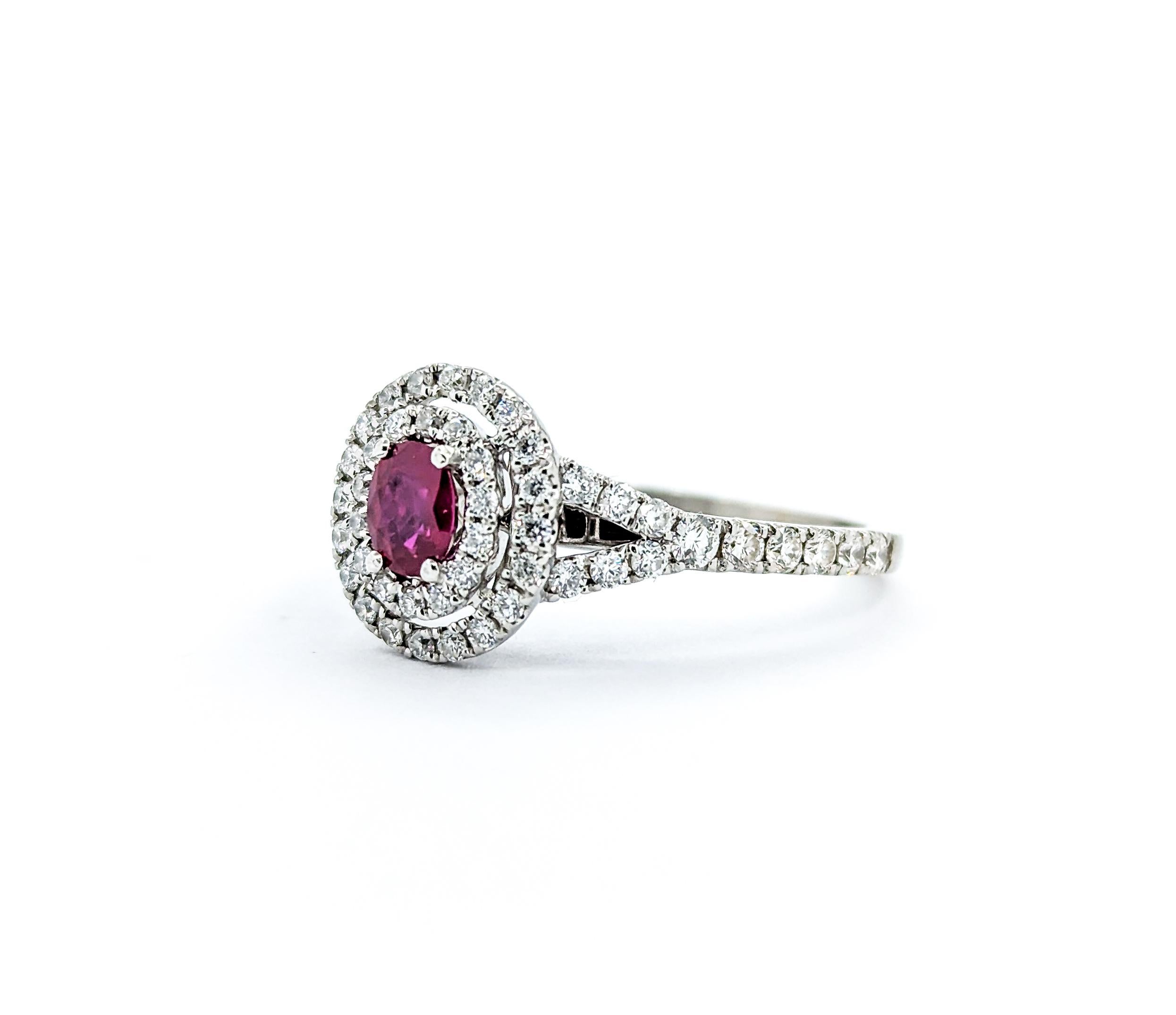 Classic Rubin & Diamant Double Halo Ring in Weißgold 4