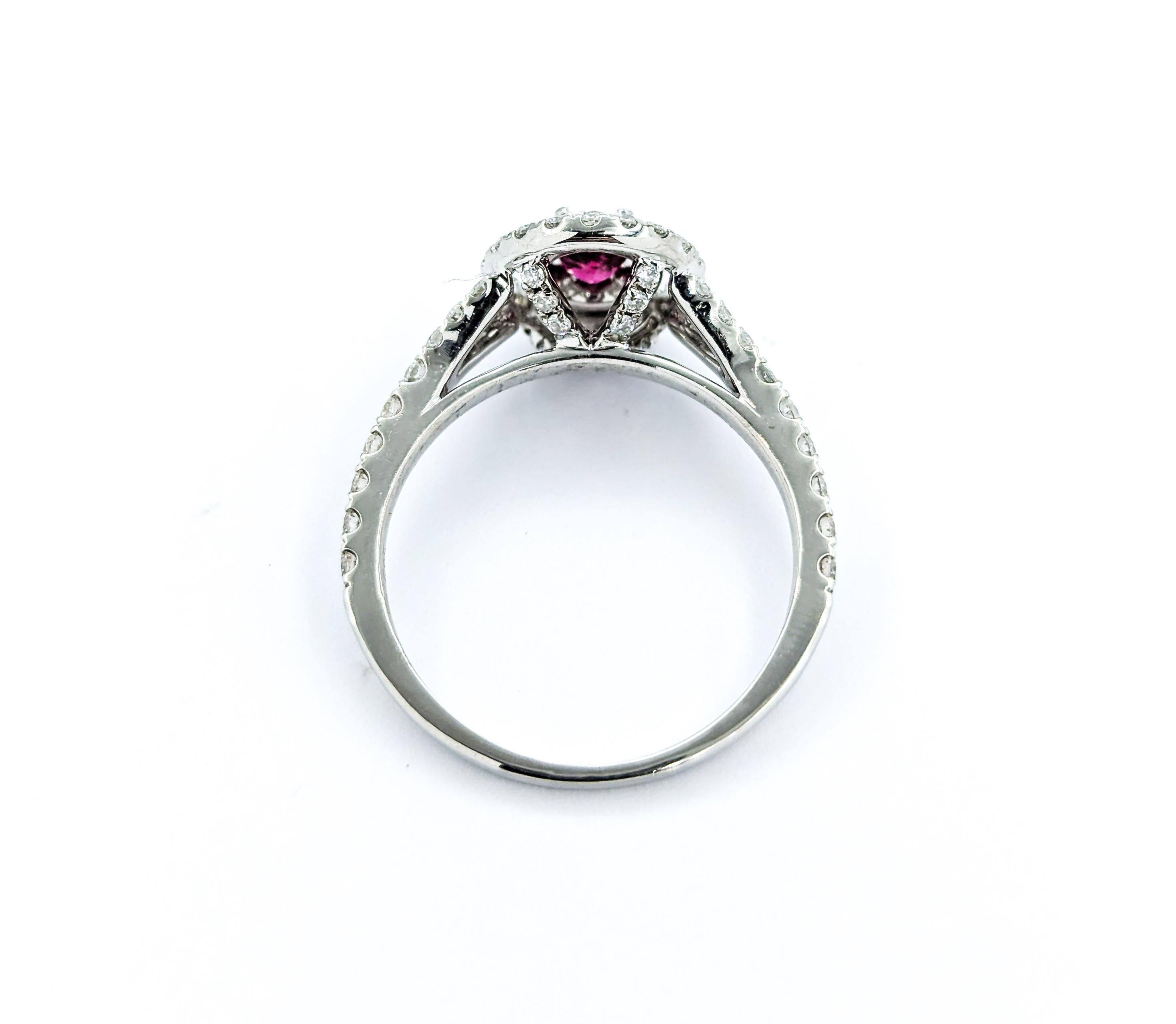 Classic Rubin & Diamant Double Halo Ring in Weißgold 2