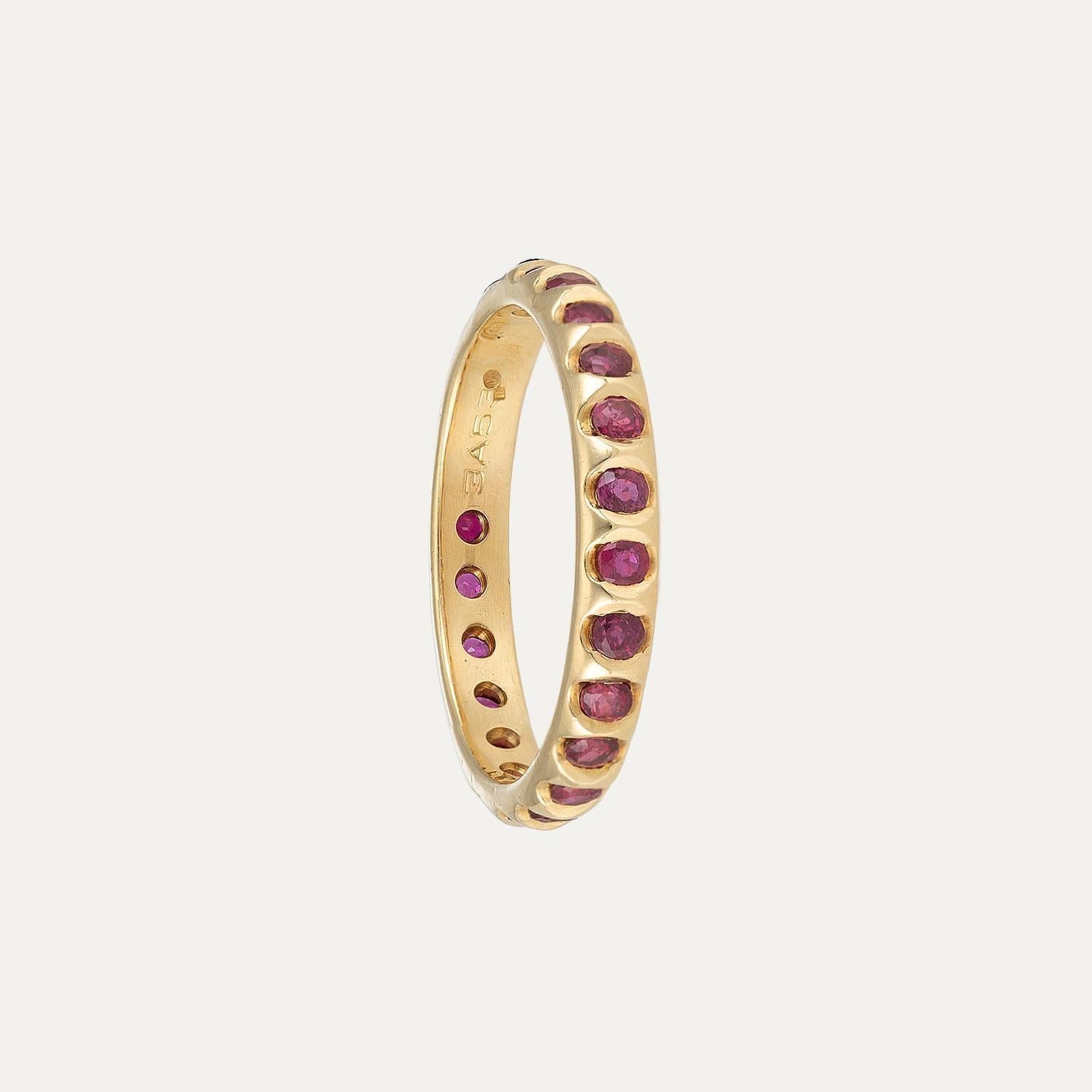 Women's or Men's Classic Ruby Gold Ring For Sale