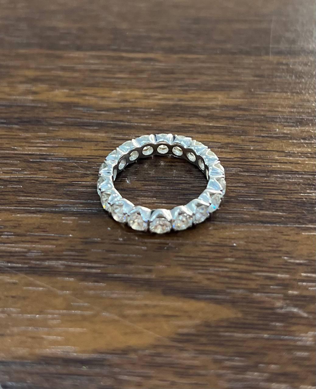 Round Cut Classic Scallop Prong Set Eternity Round Brilliant Diamond White Gold Band Ring For Sale