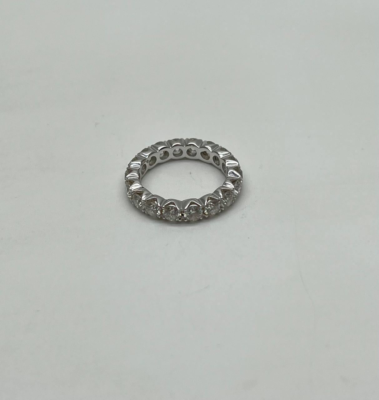 Classic Scallop Prong Set Eternity Round Brilliant Diamond White Gold Band Ring For Sale 2