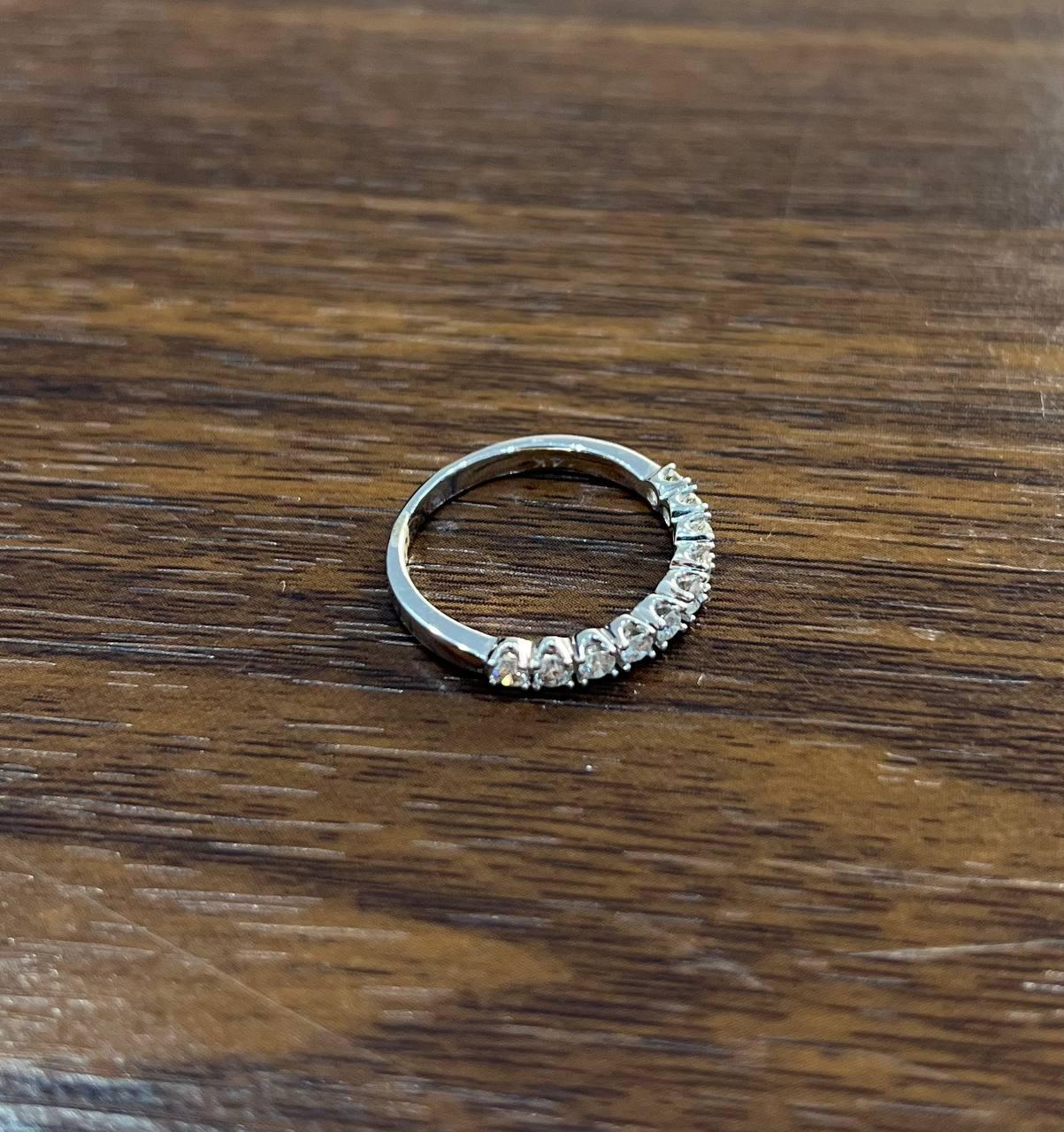 Classic Scallop Set Round Brilliant Diamond Line 14K White Gold Band Ring For Sale 1