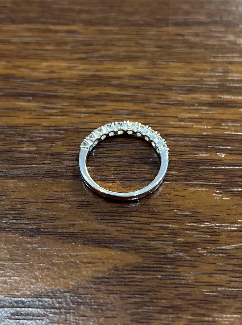 Classic Scallop Set Round Brilliant Diamond Line 14K White Gold Band Ring For Sale 1
