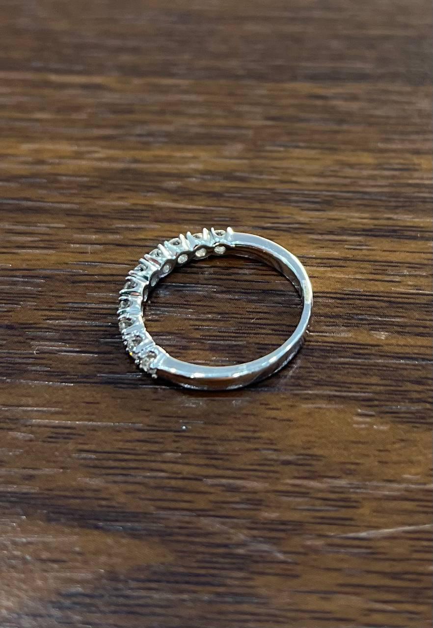 Classic Scallop Set Round Brilliant Diamond Line 14K White Gold Band Ring For Sale 2