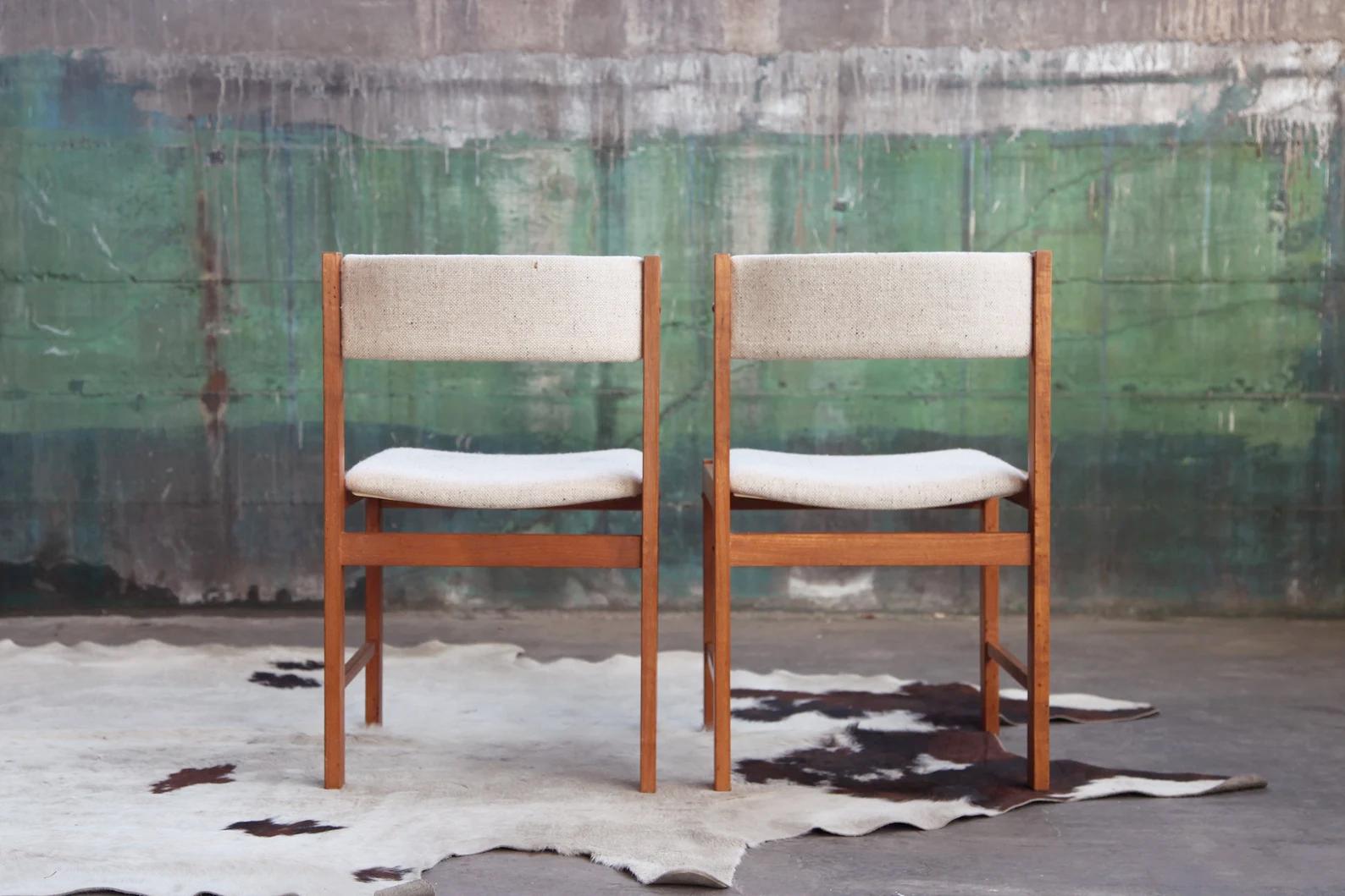 Classic Scandinavian Design Mid Century Danish Teak Chairs Wool Upholstery - Set For Sale 3