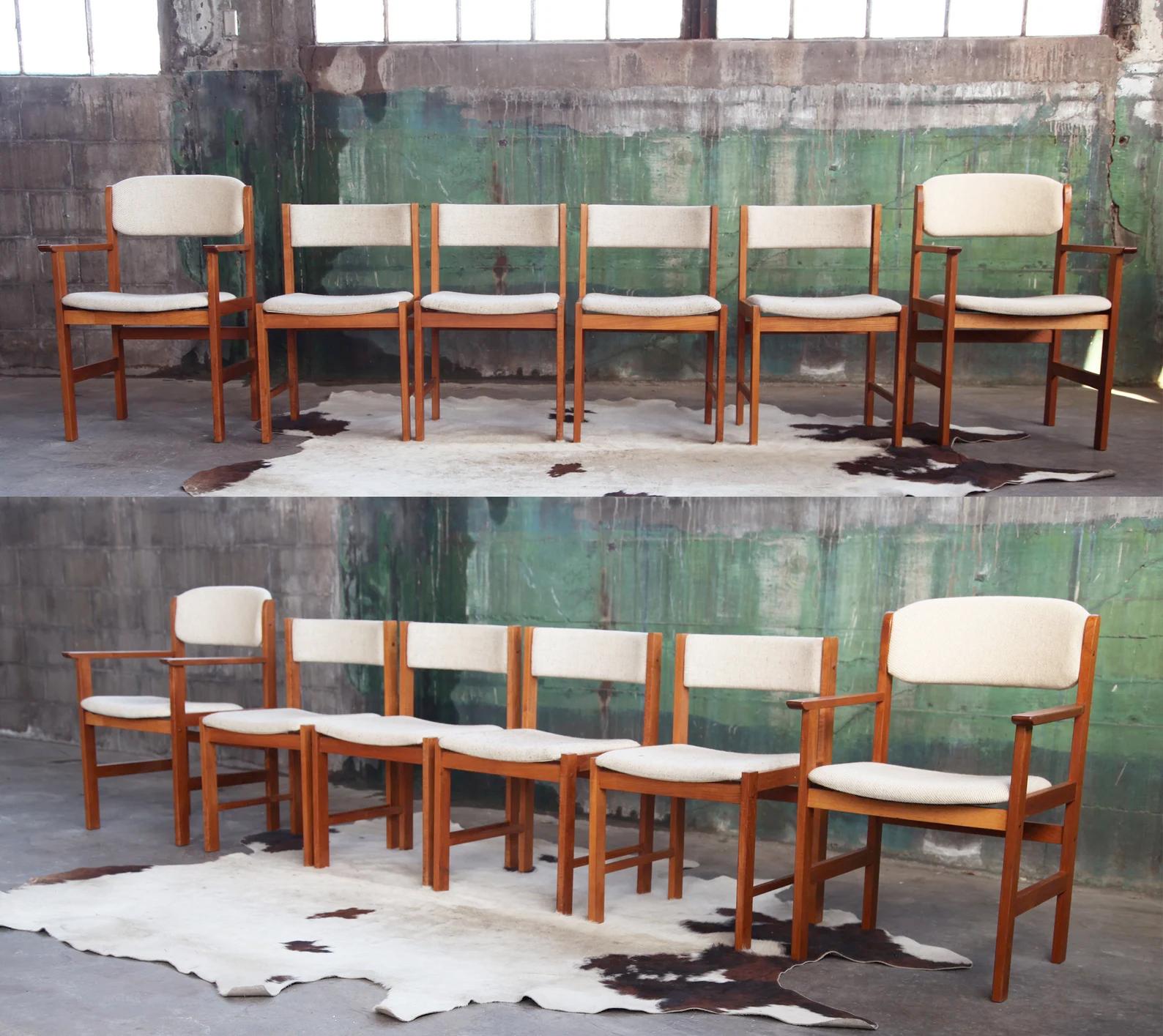 Classic Scandinavian Design Mid Century Danish Teak Chairs Wool Upholstery - Set For Sale 4