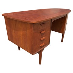 Classic Scandinavian Kidney Shape Desk in Teak attrib Kai Kristiansen