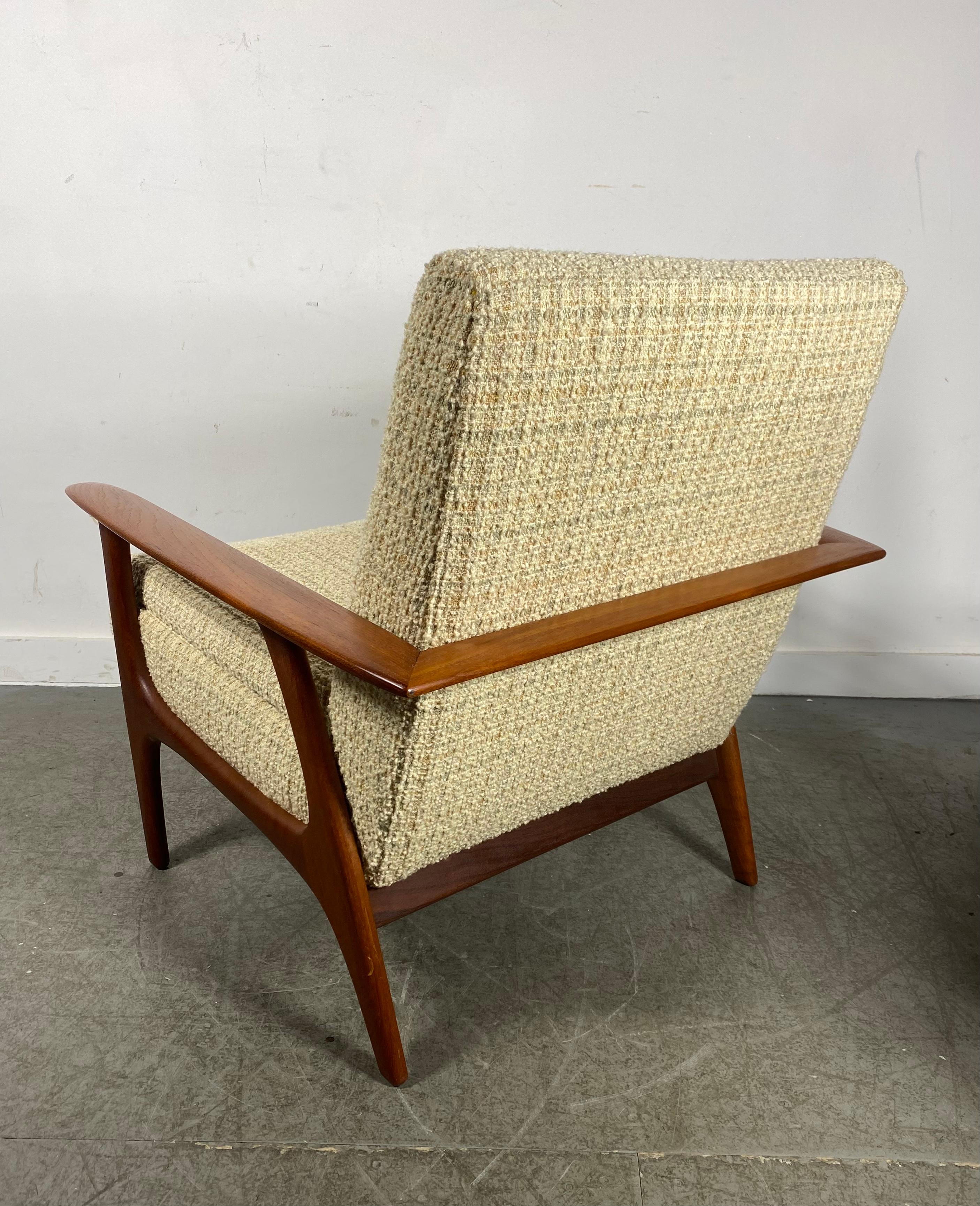 Classic Scandinavian Modern Teak Lounge Chair , manner Of Hans Wegner For Sale 3