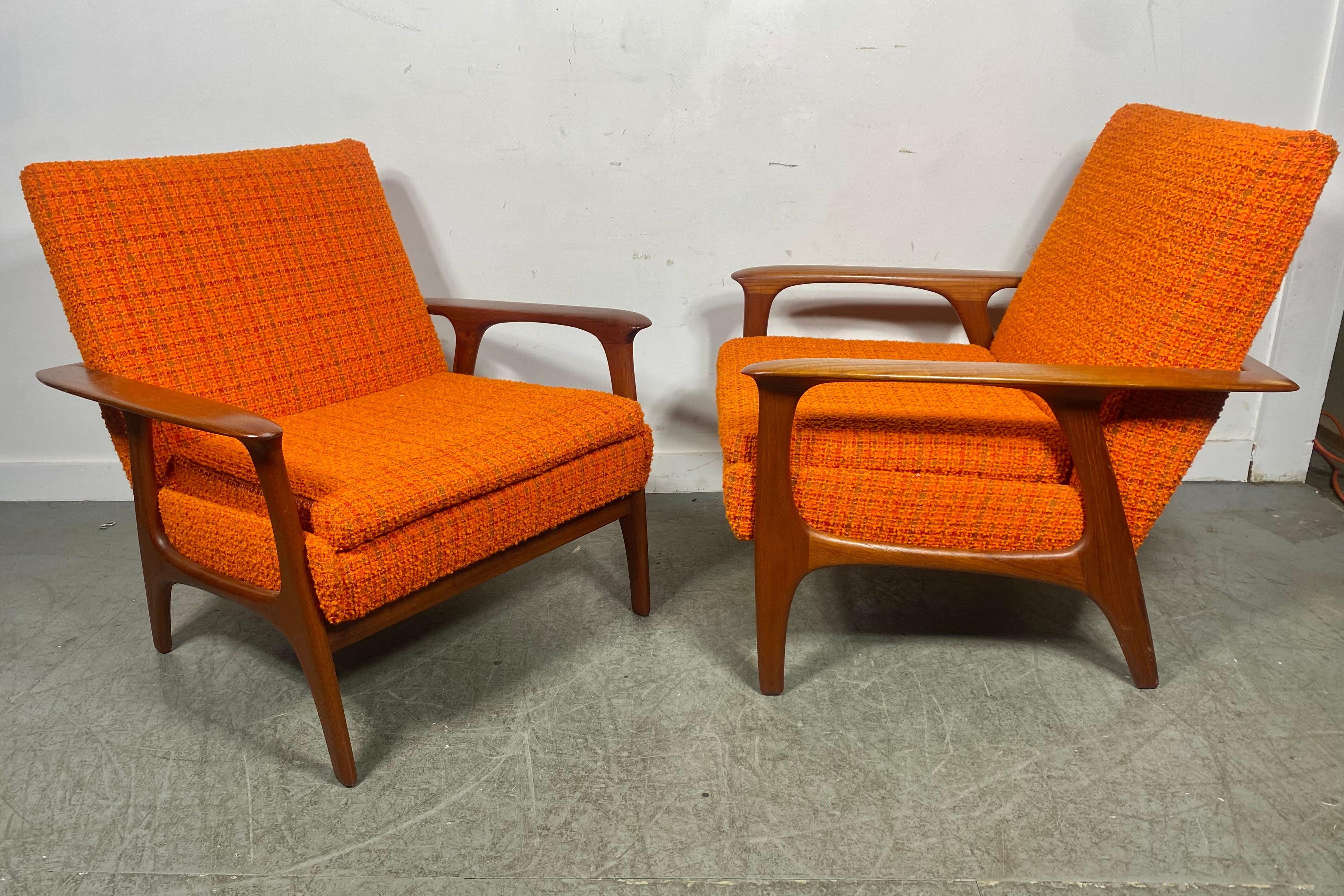 Mid-20th Century Classic Scandinavian Modern Teak Lounge Chairs , manner Of Hans Wegner For Sale