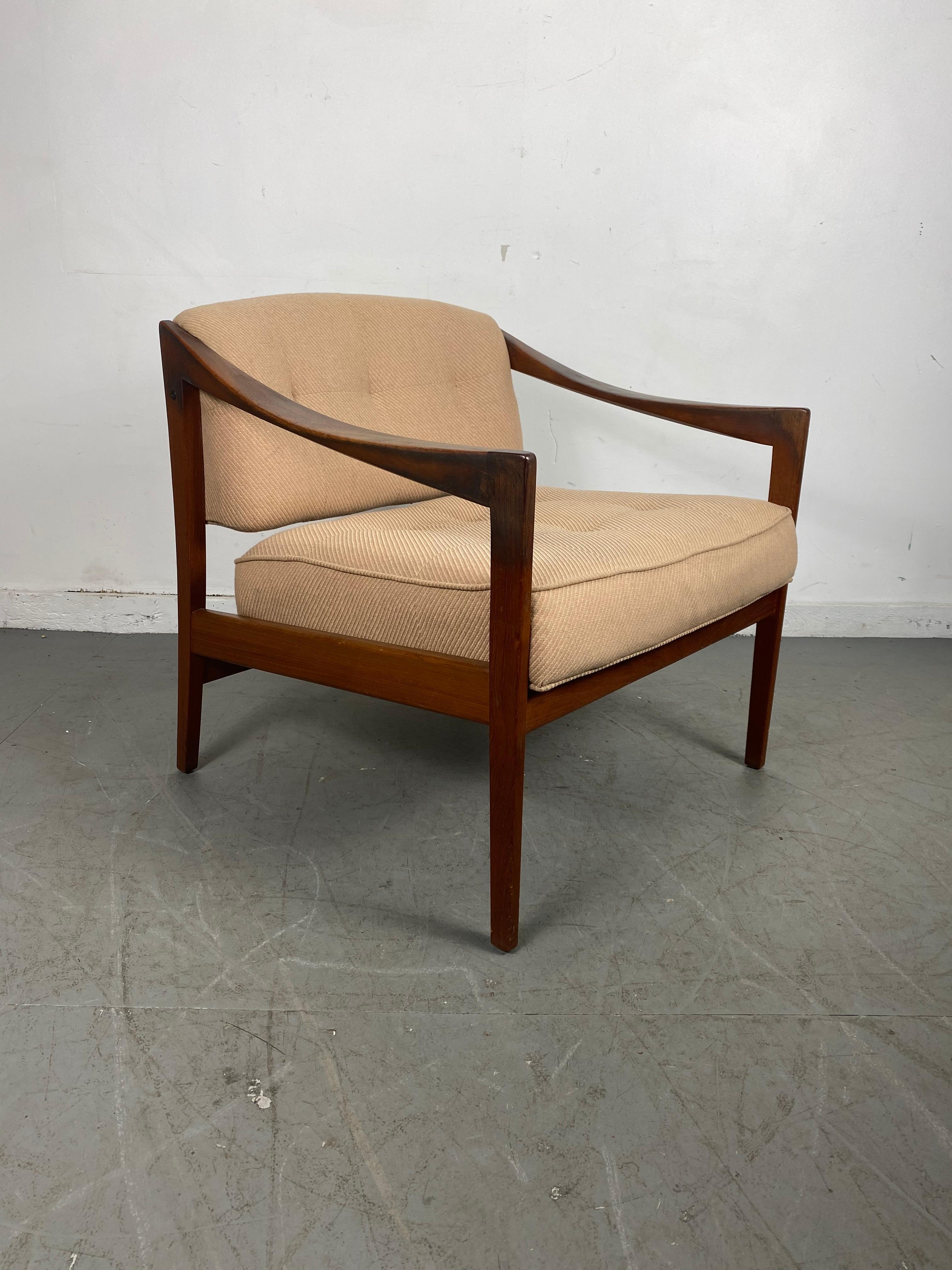Swedish Classic Scandinavian Modern Walnut Lounge Chair by Dux, Sweden For Sale