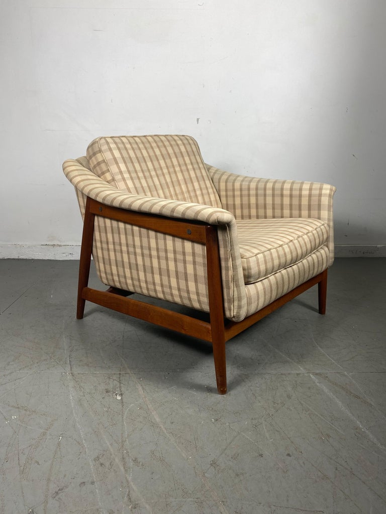 Classic Scandinavian Modernist Teak Lounge Chair by Dux, Sweden In Good Condition For Sale In Buffalo, NY