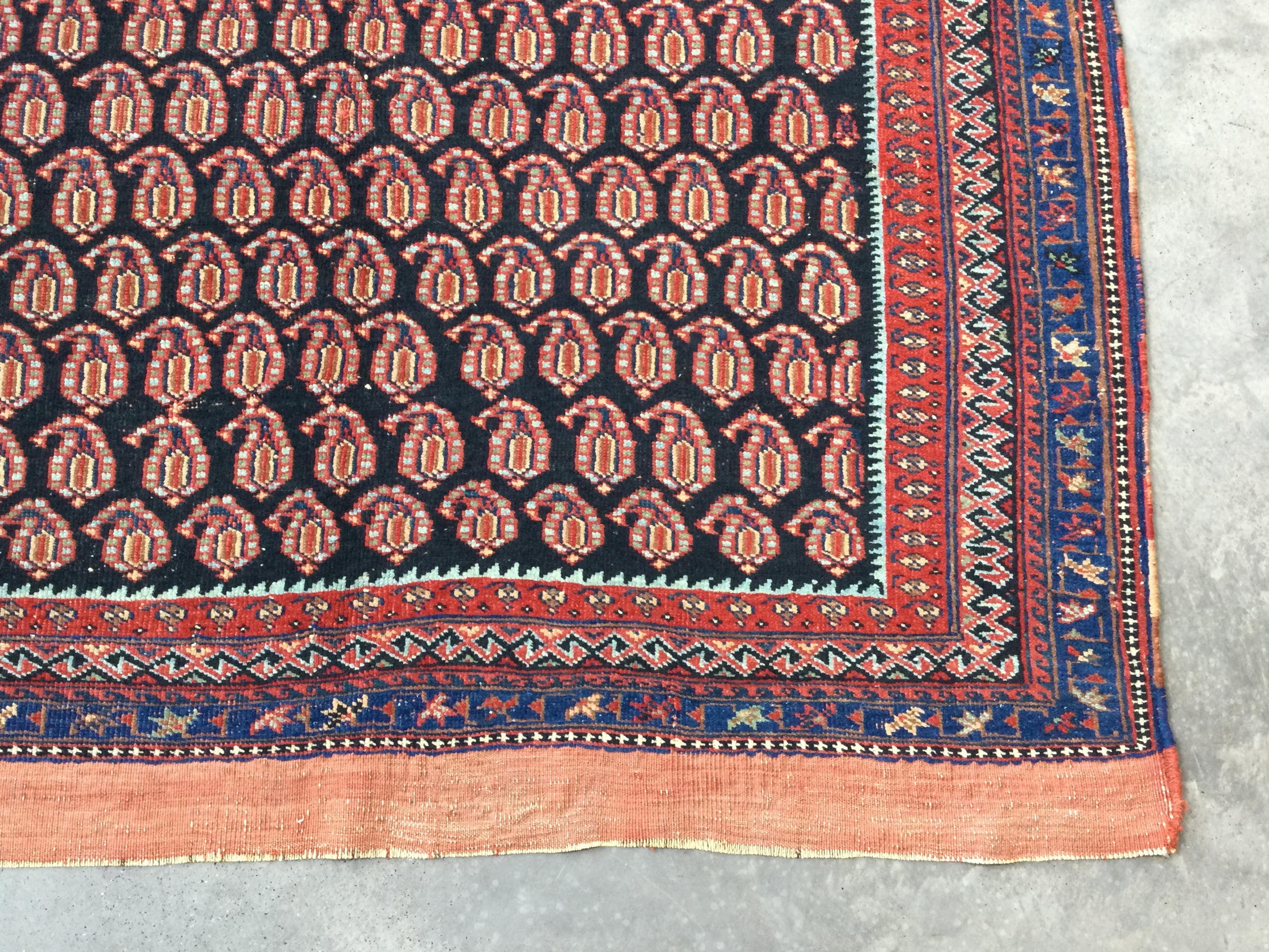 Hand-Knotted Classic Senneh. Bothe Design. Handmade Wool Rug. 1.65 x 1.25 m. For Sale