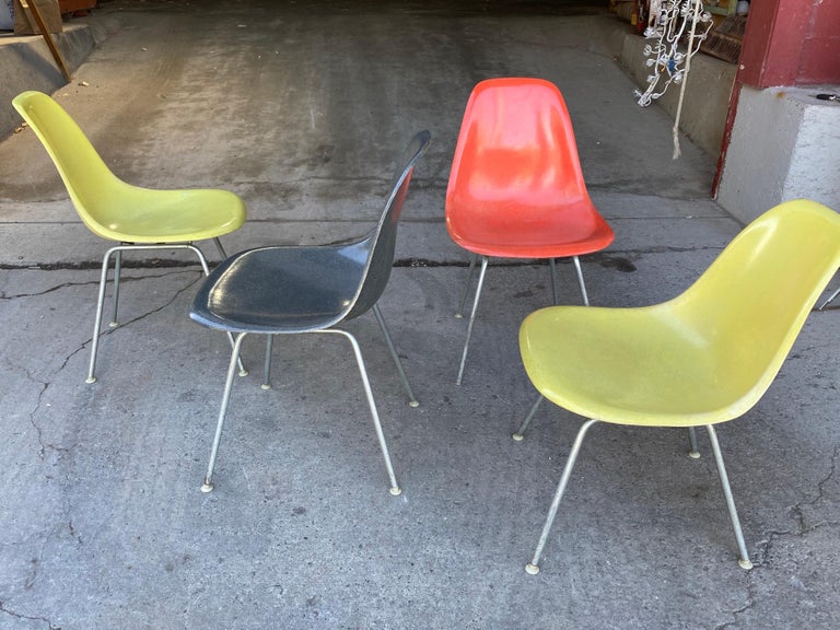 Mid-Century Modern Classic Set of 4 Charles Eames Fiberglass Scoop /Side Chairs 1950s Herman Miller For Sale