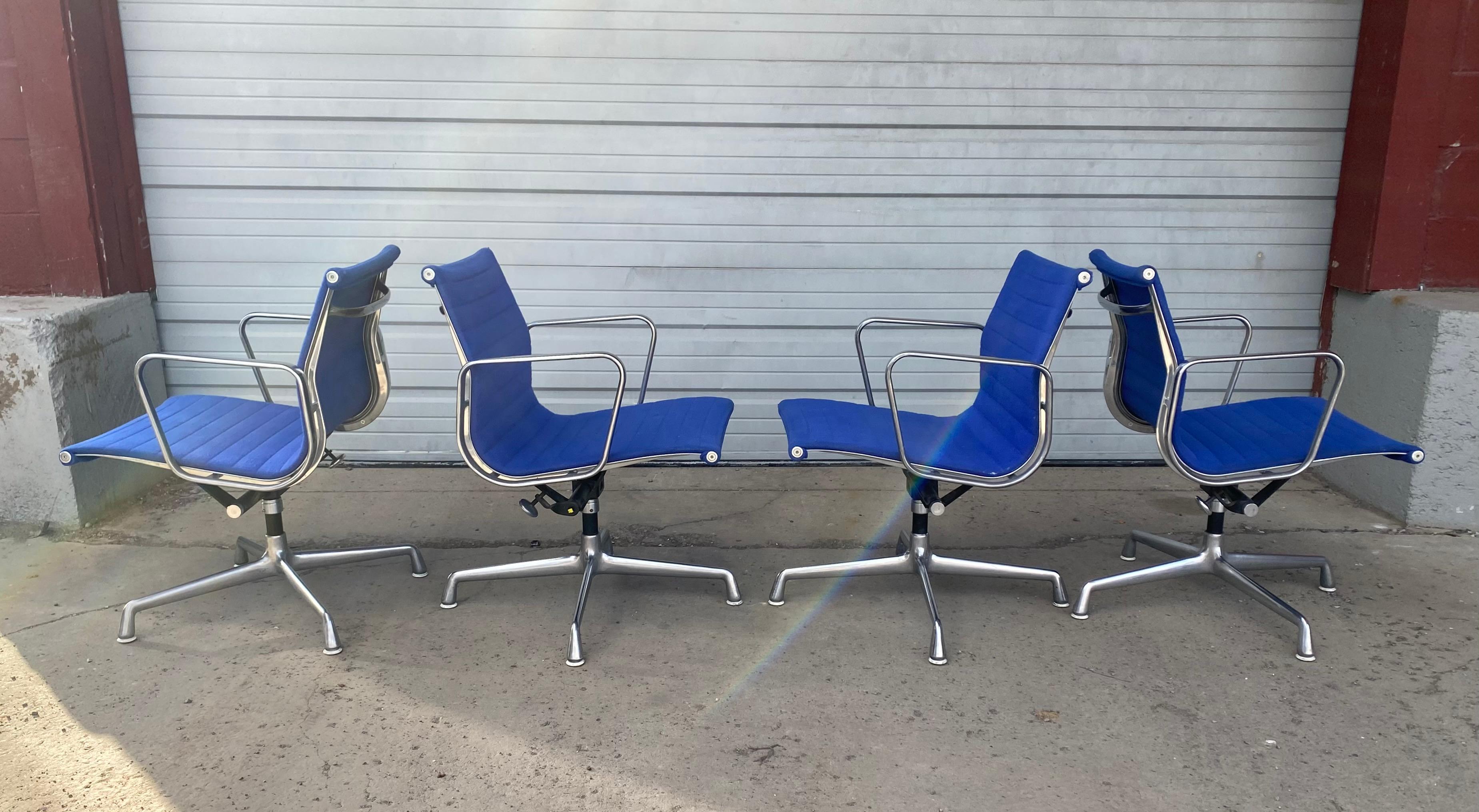 Classic Set 4 Vintage Eames Aluminum Group Armchairs / Herman Miller 2