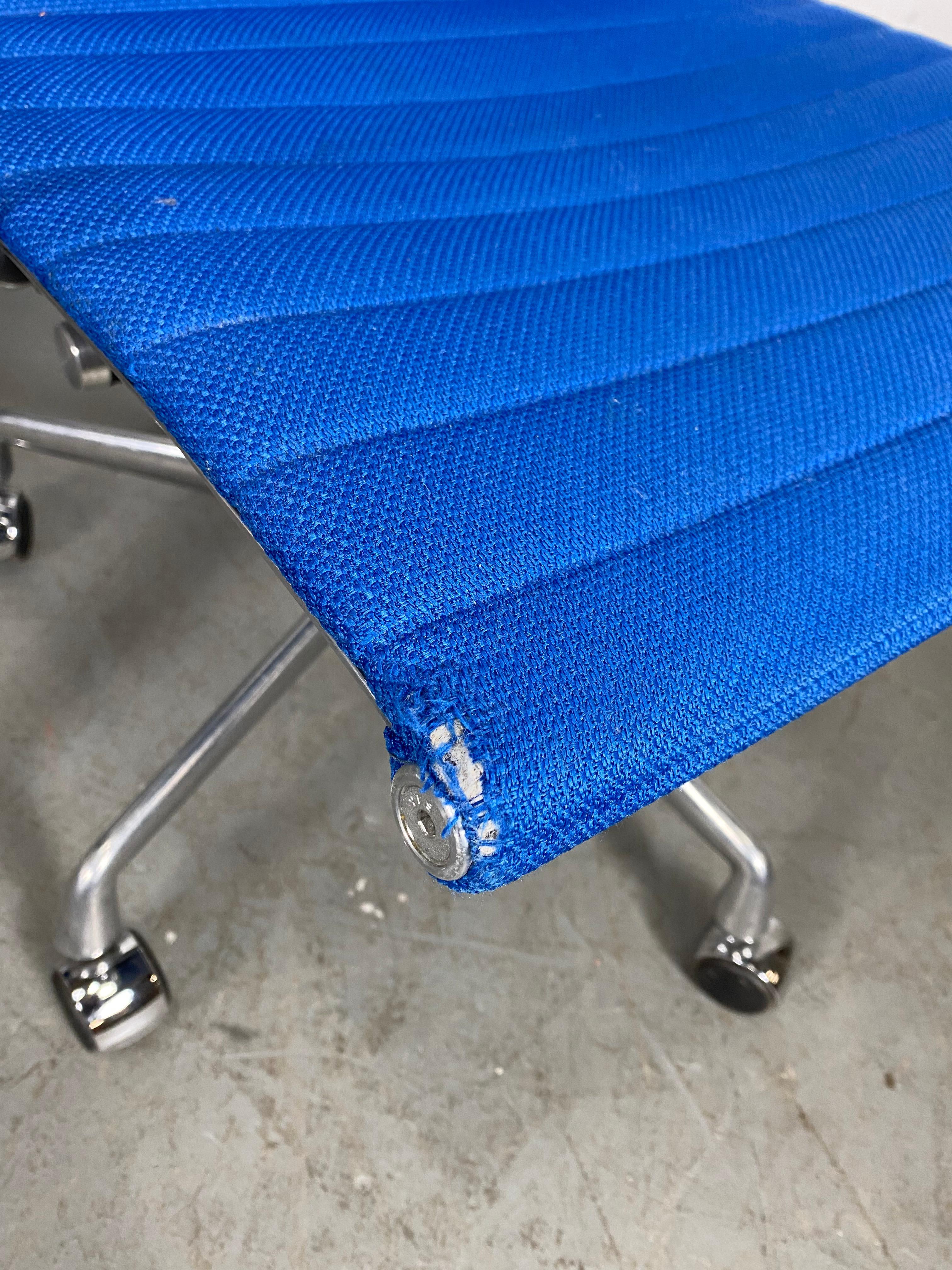 Classic 6 Aluminum Group Chairs, Charles Eames / Herman Miller Tilt, Swivel, Set 1