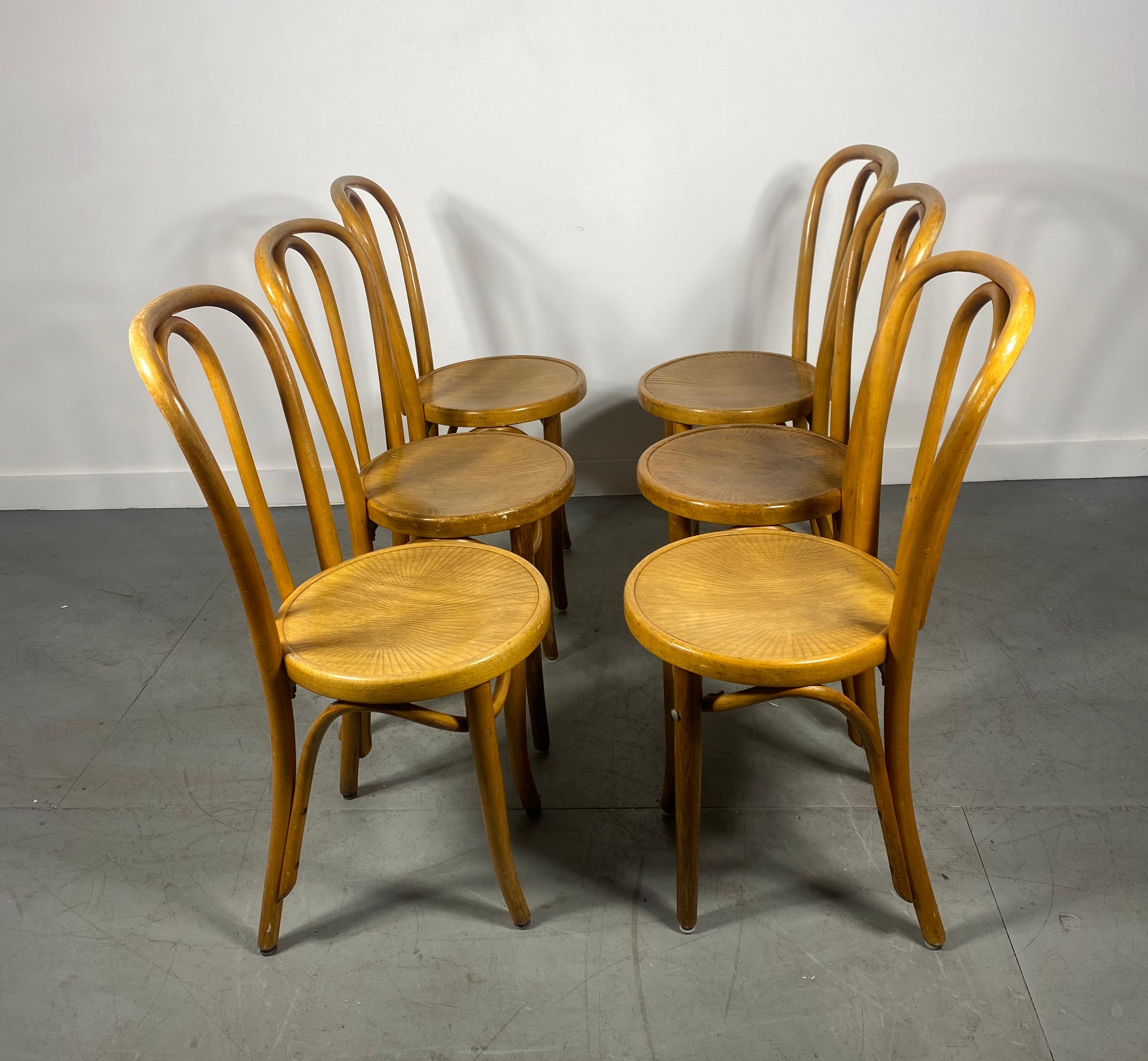 Classic Set 6 Thonet No. 18 Bentwood Bistro Dining Chairs In Good Condition For Sale In Buffalo, NY