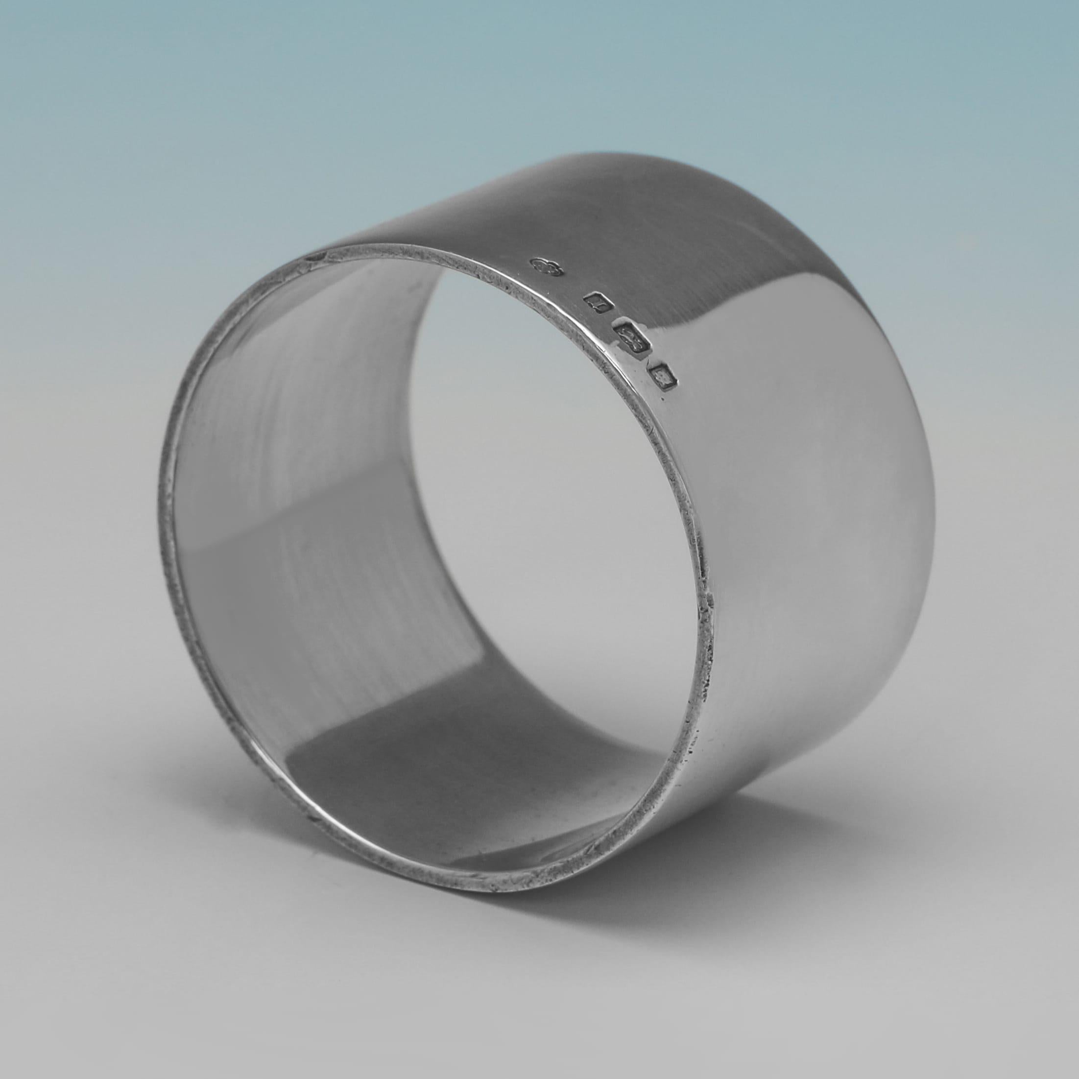 Set classico di 18 portatovaglioli in argento Sterling di H. H. Phillips, 1926 In condizioni buone in vendita a London, London