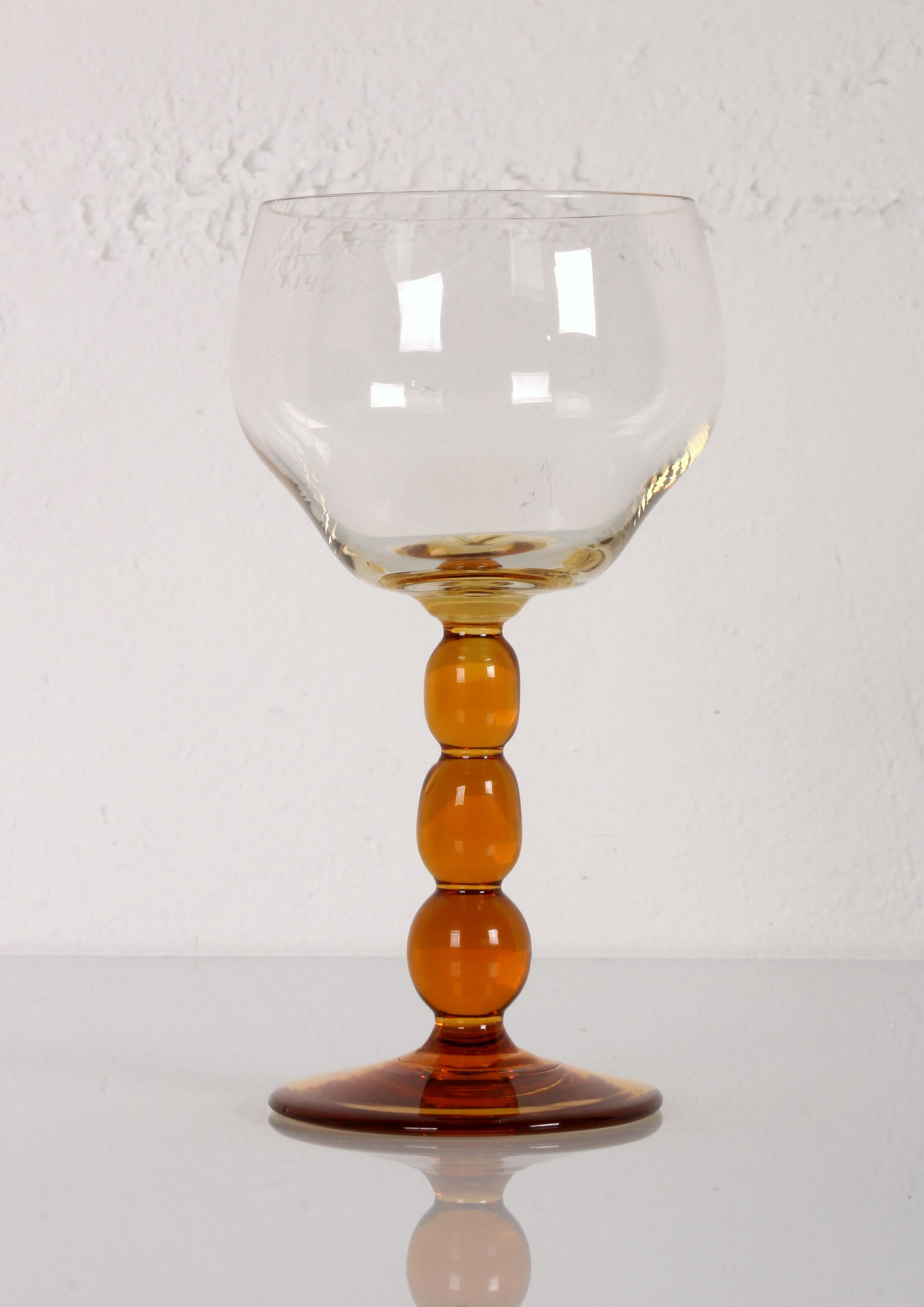 Art déco Classic set of 6 beautiful mouth blown Art Deco wine glasses France amber glass en vente