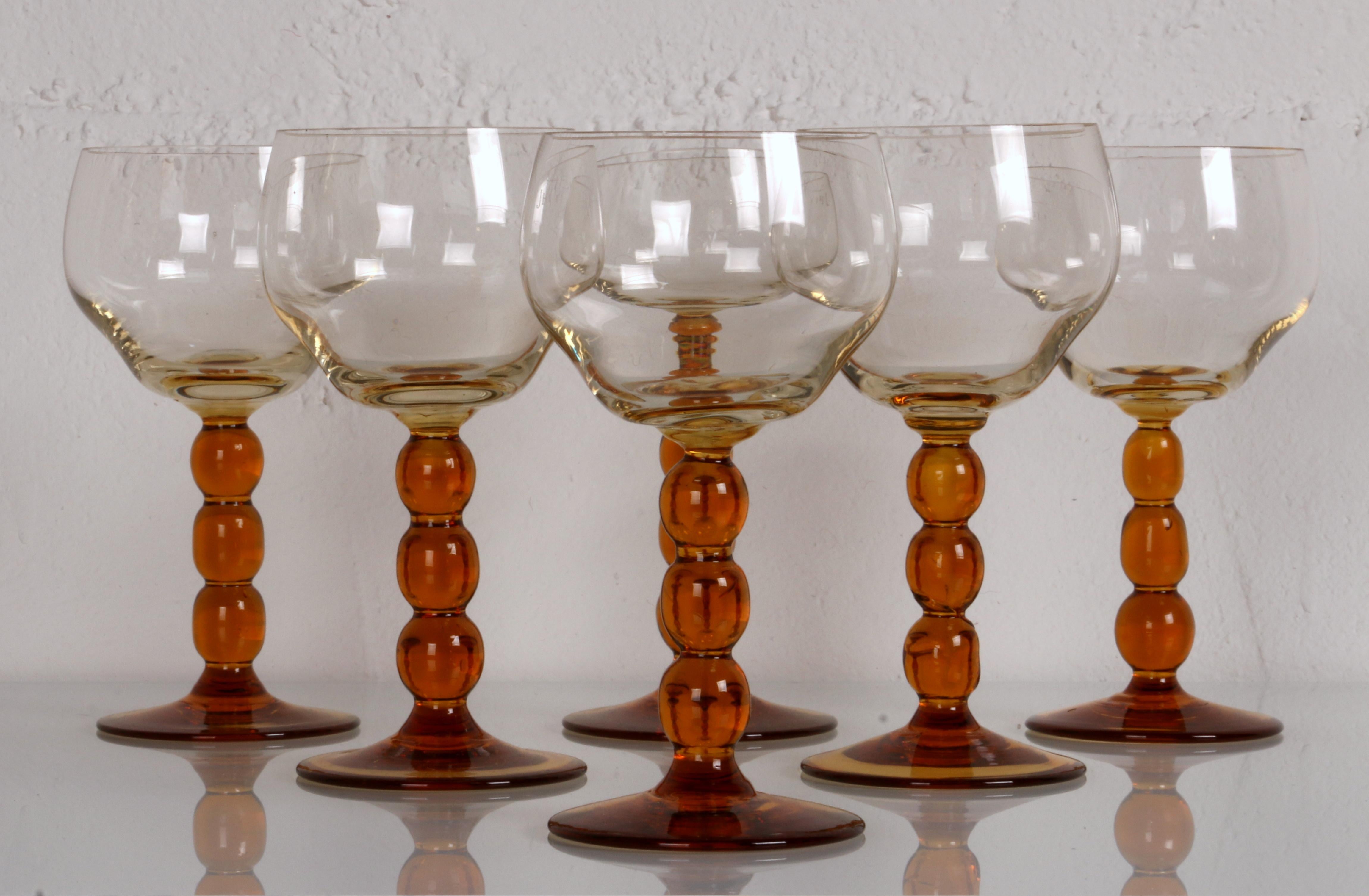 Français Classic set of 6 beautiful mouth blown Art Deco wine glasses France amber glass en vente