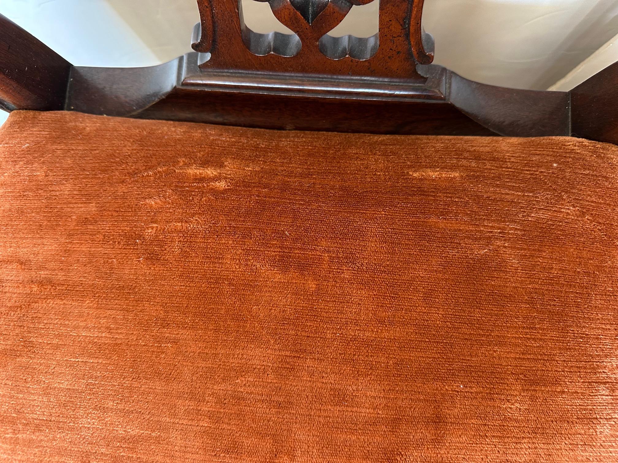 Classic Set of 6 Mahogany Chippendale Style Dining Chairs For Sale 1