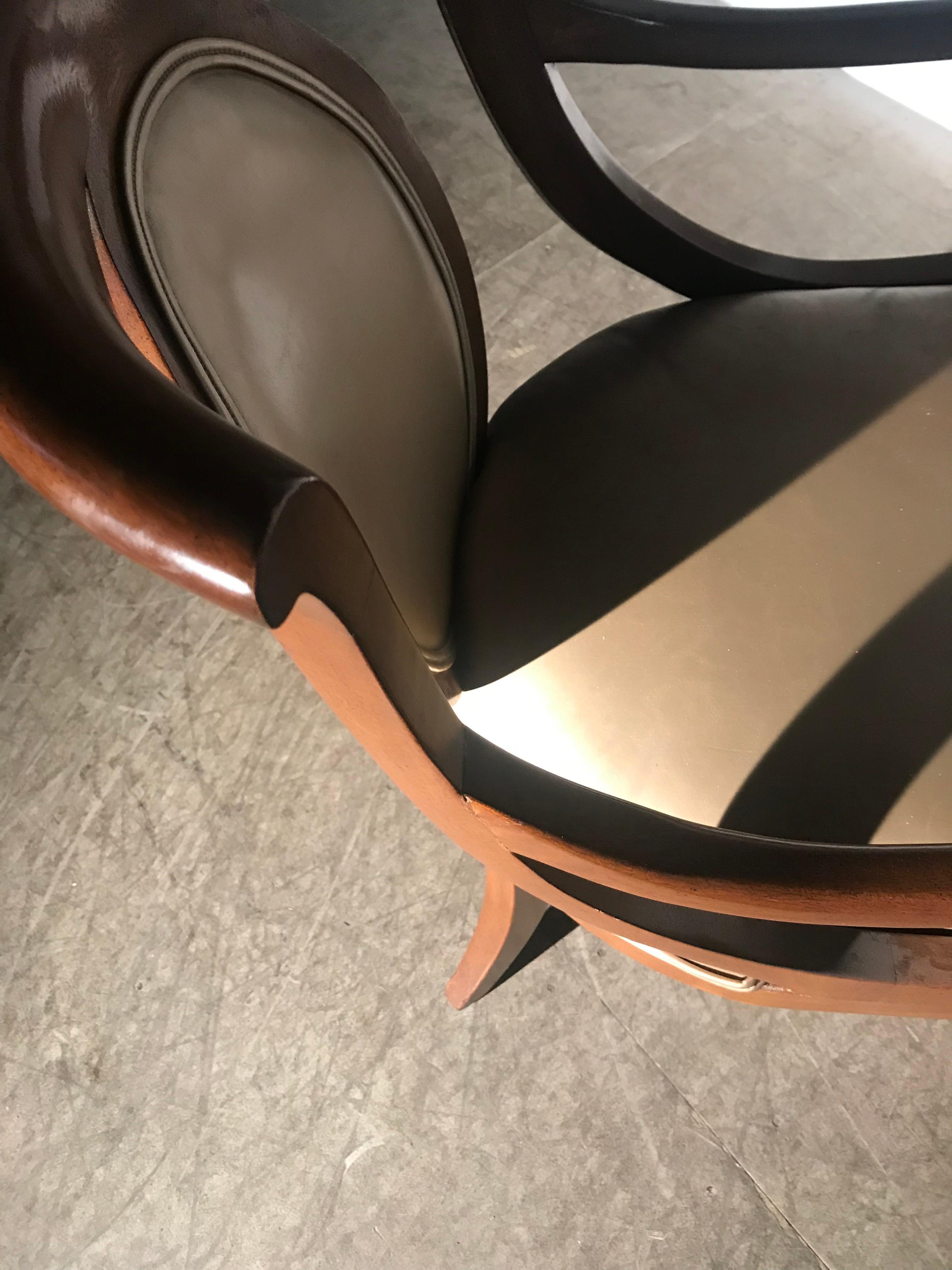 Set classico di 6 sedie da pranzo Regency di Bethlehem Furniture in vendita 1