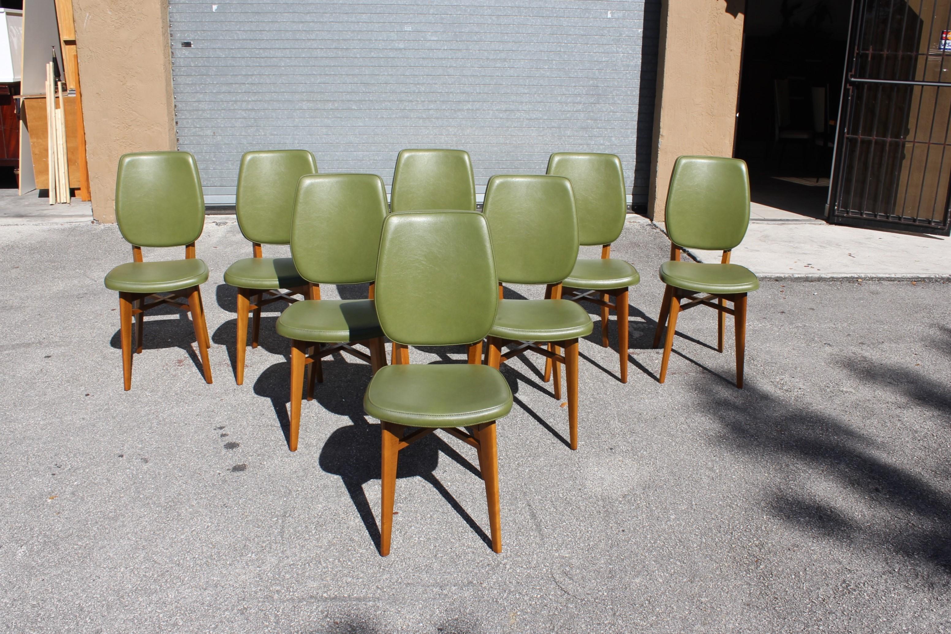 Classic Set of 8 French Art Deco Solid Mahogany Dining Chairs, circa 1940s 11