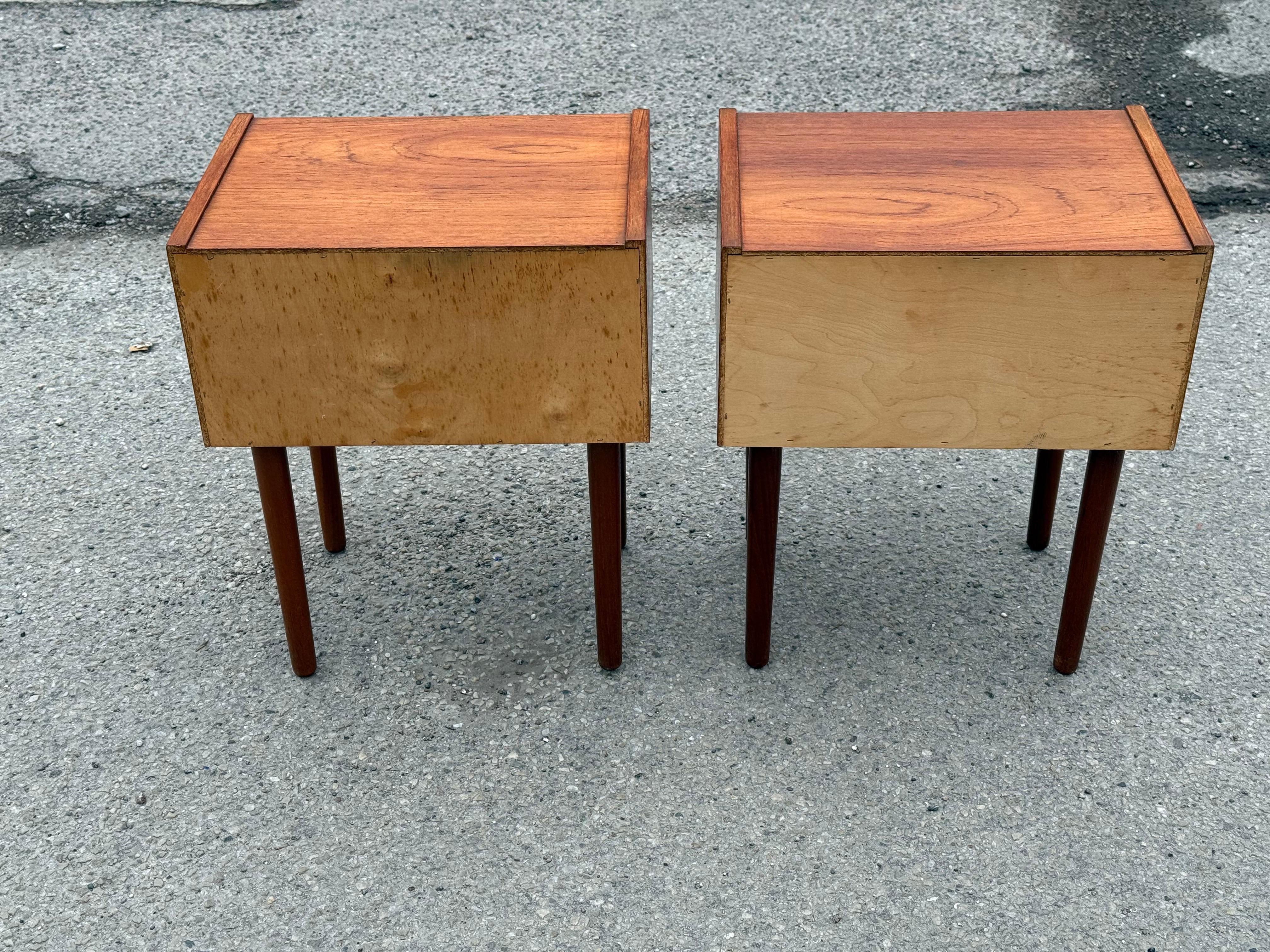 Classic set of Danish Mid century modern teak Night stands from the golden era For Sale 6