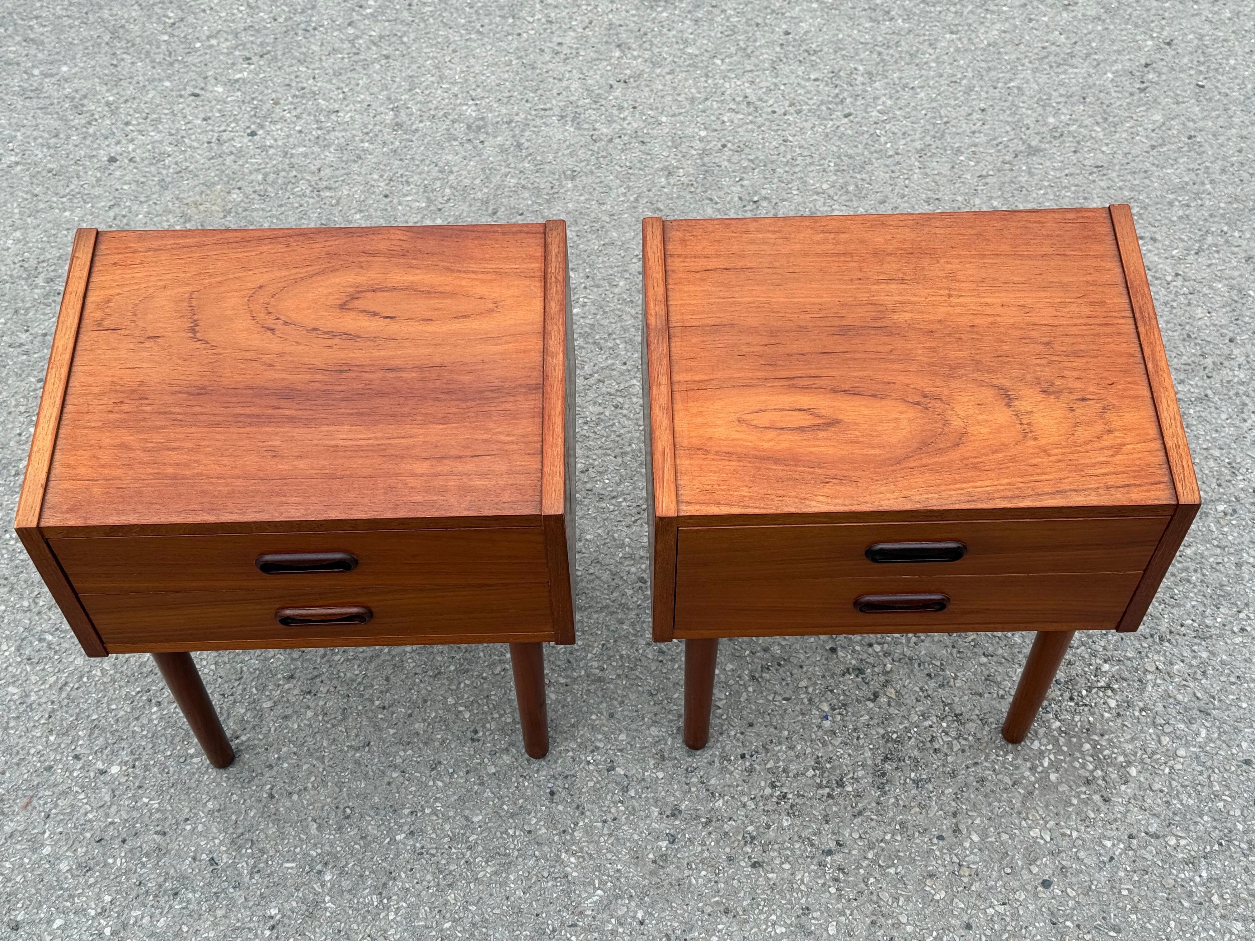 Classic set of Danish Mid century modern teak Night stands from the golden era In Good Condition For Sale In Copenhagen, DK
