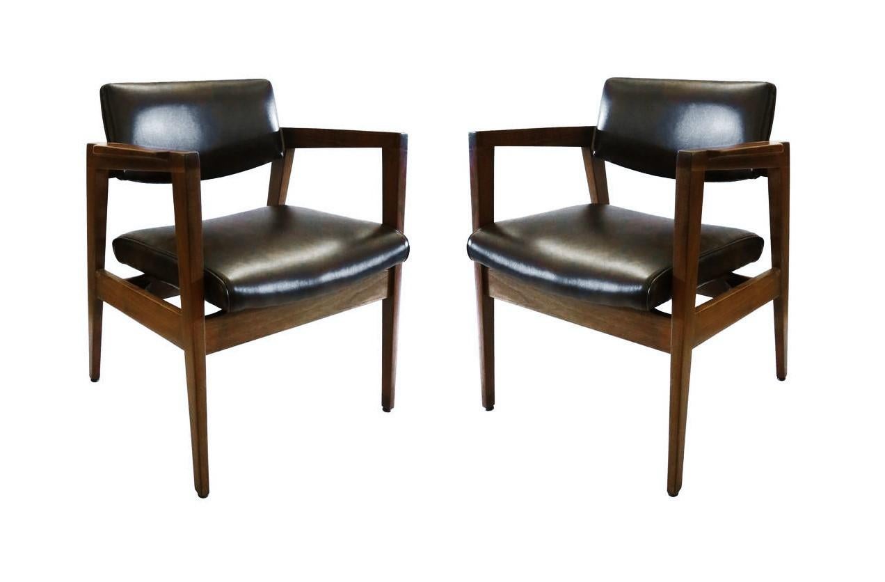 Mid-Century Modern Classic Set of Four Armchairs by W.H. Gunlocke Chair Co. For Sale