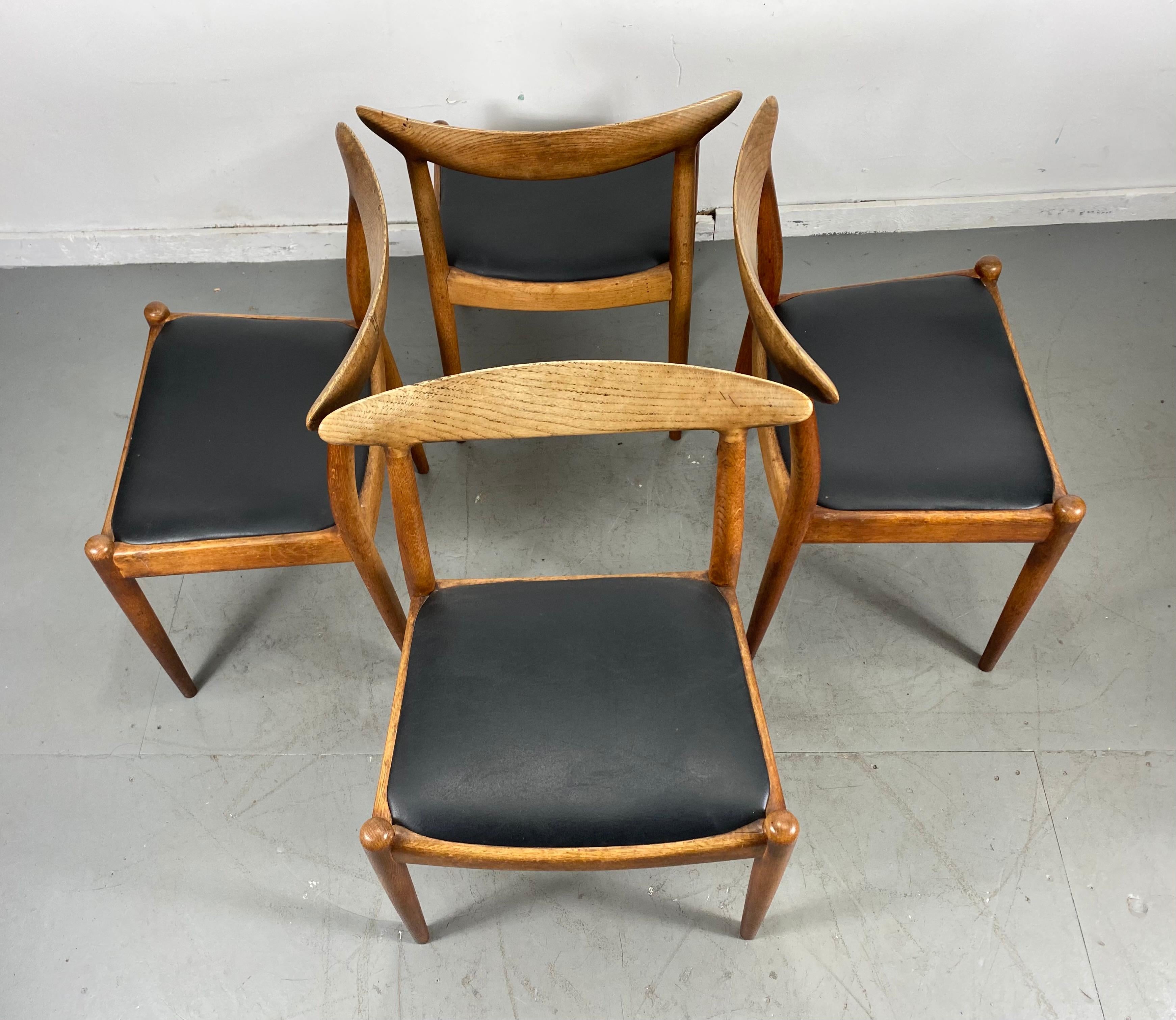 Classic Set of Four W2 Dining Chairs by Hans Wegner / Denmark 4
