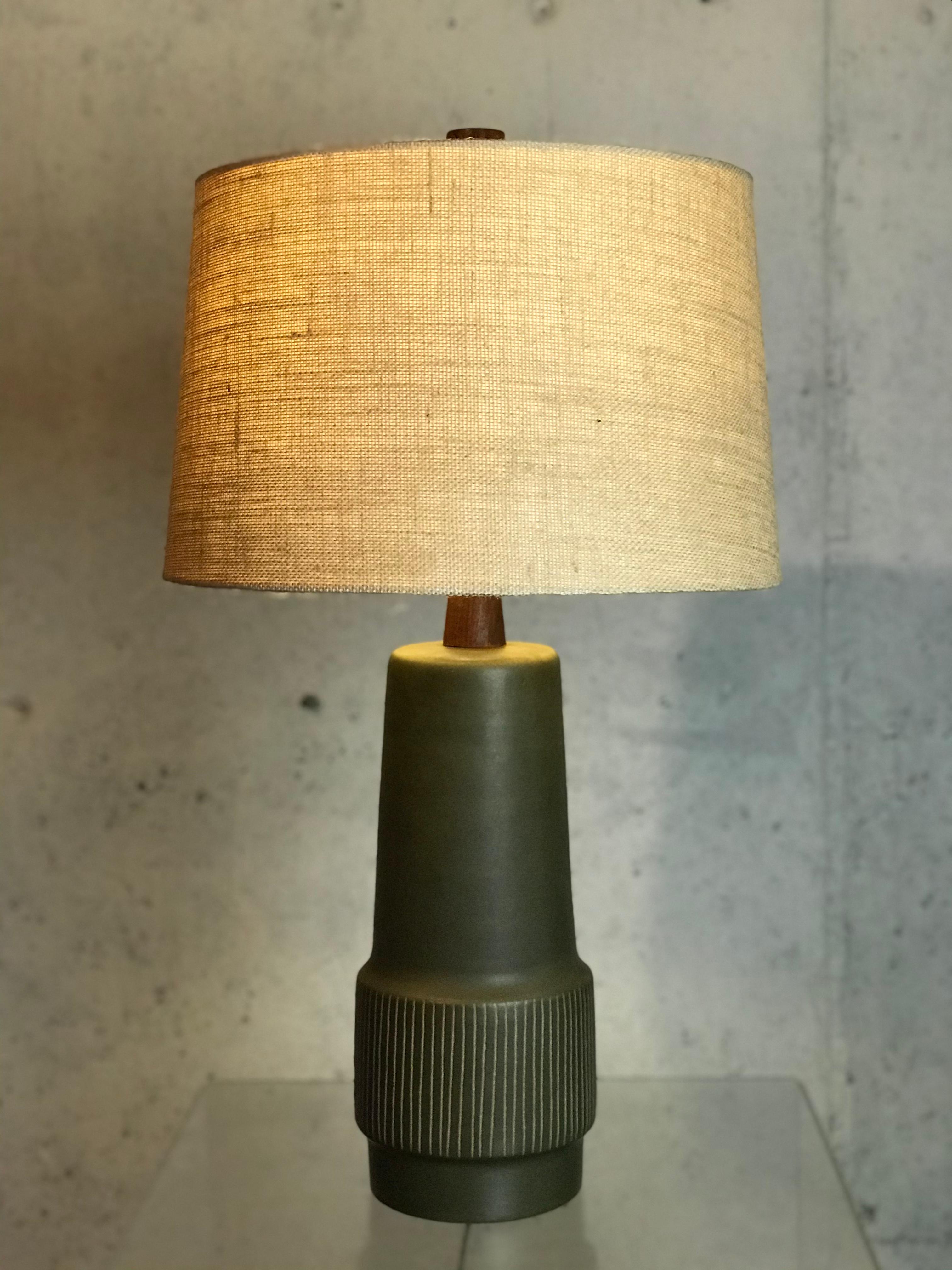 Classic Sgraffito Ceramic Lamp by Jane & Gordon Martz for Marshall Studios 5