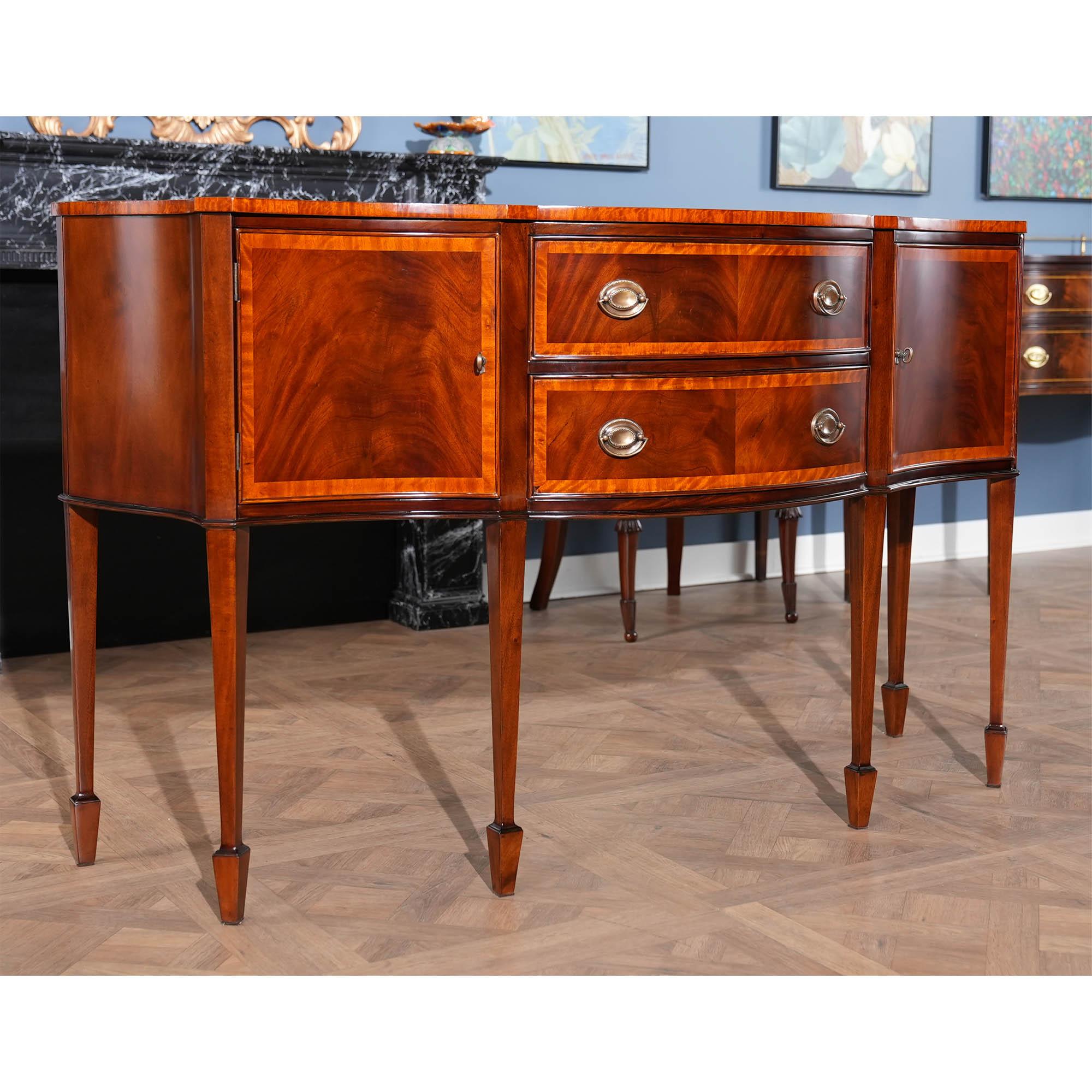 Intagliato a mano Credenza classica in vendita