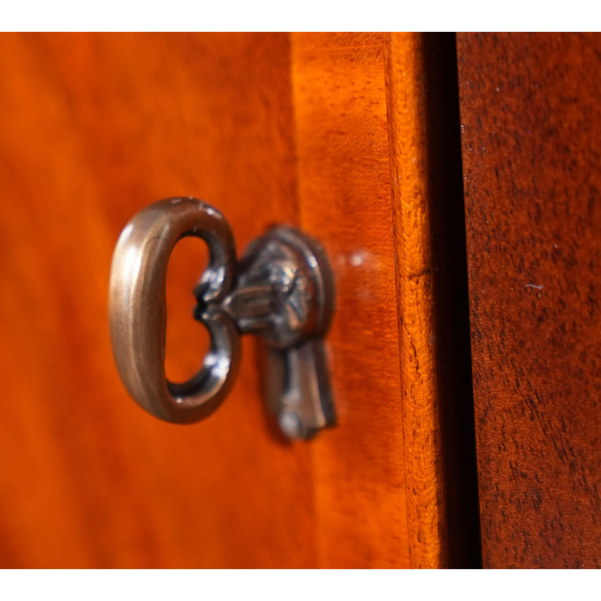 Mogano Credenza classica in vendita