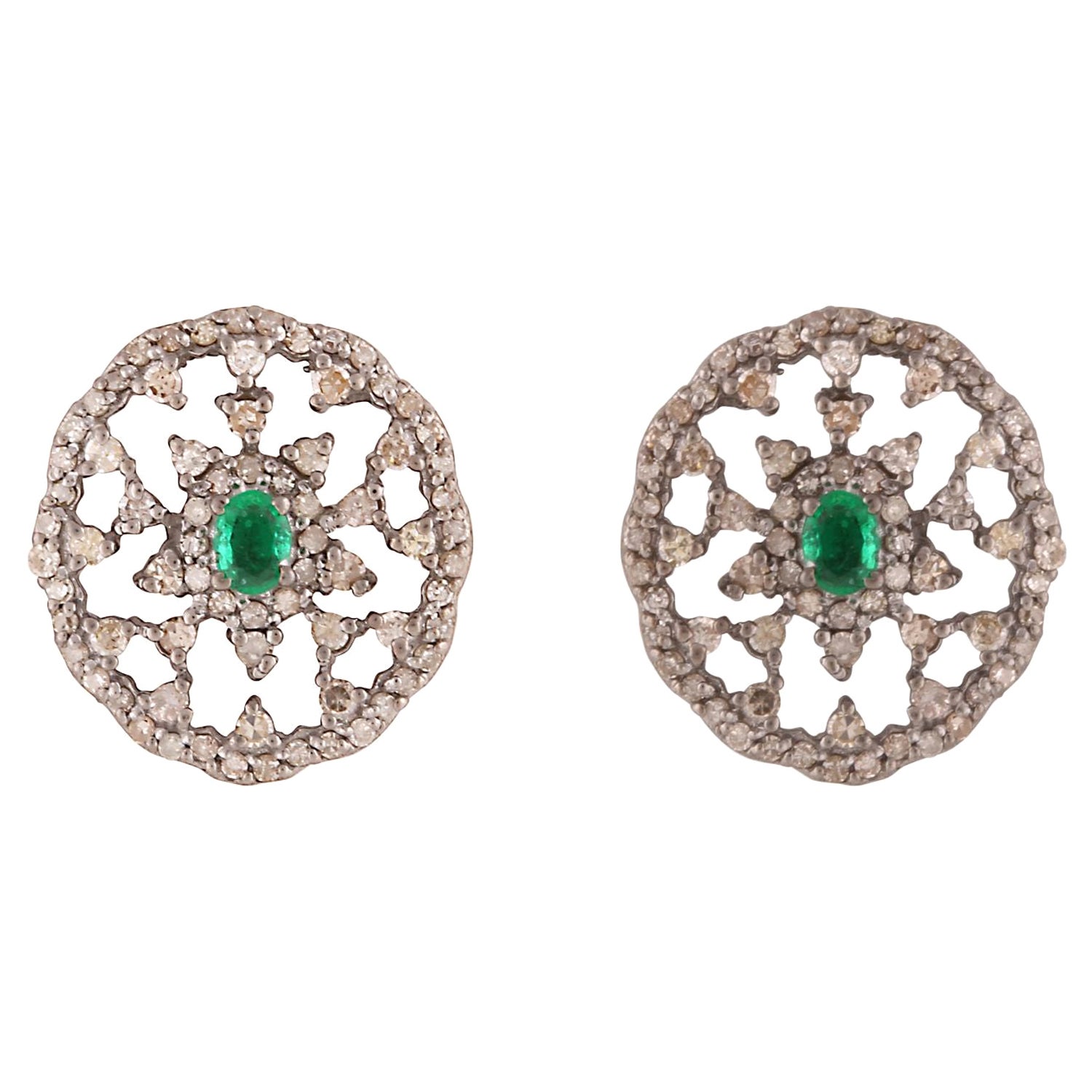 Clásicos pendientes sencillos de esmeralda y diamantes en venta